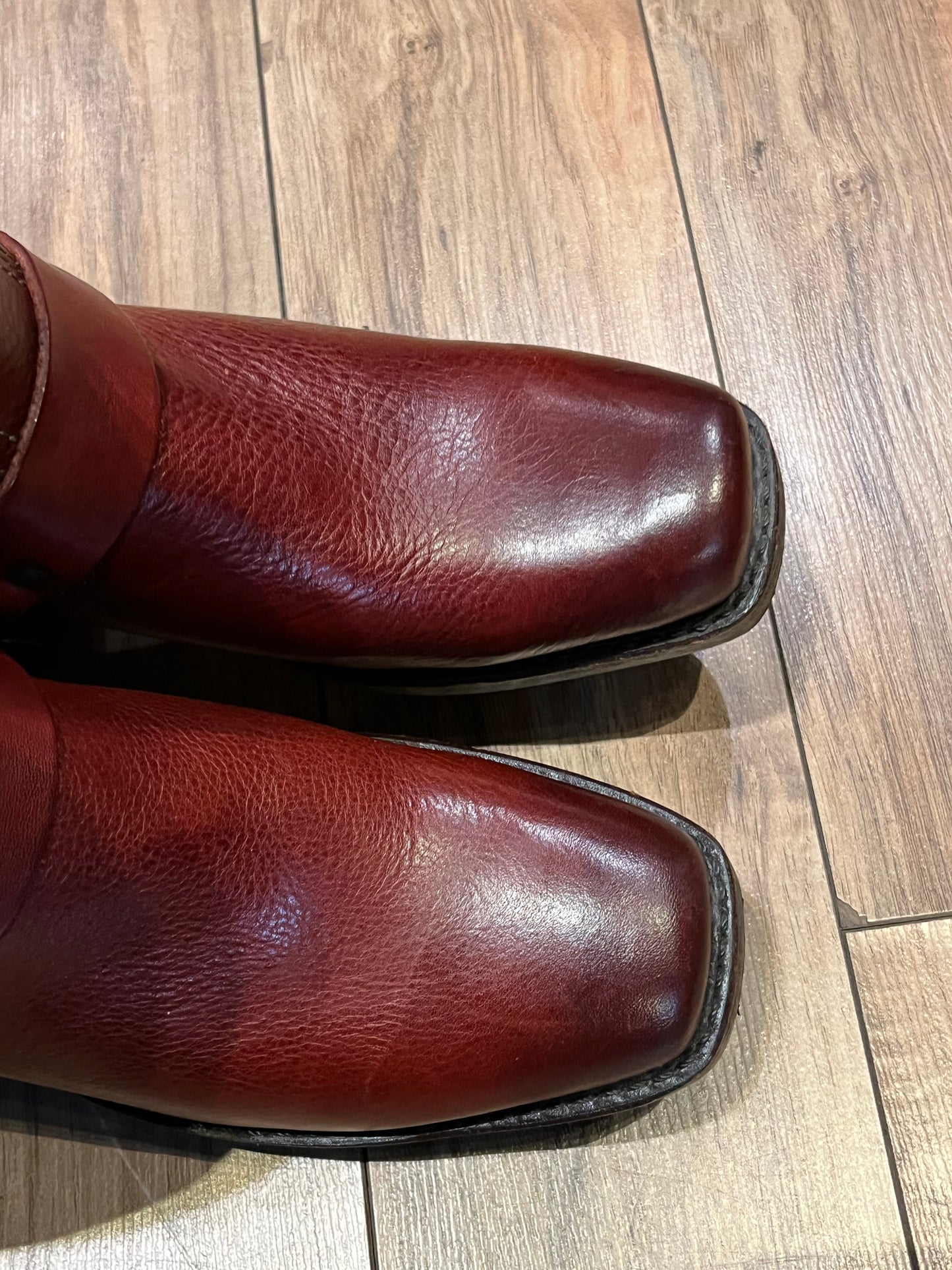 Frye 12R Harness boots in cognac colour with chisel toe, full grain leather upper and synthetic soles. New with tags Made in USA Size 6 US Women, Medium width