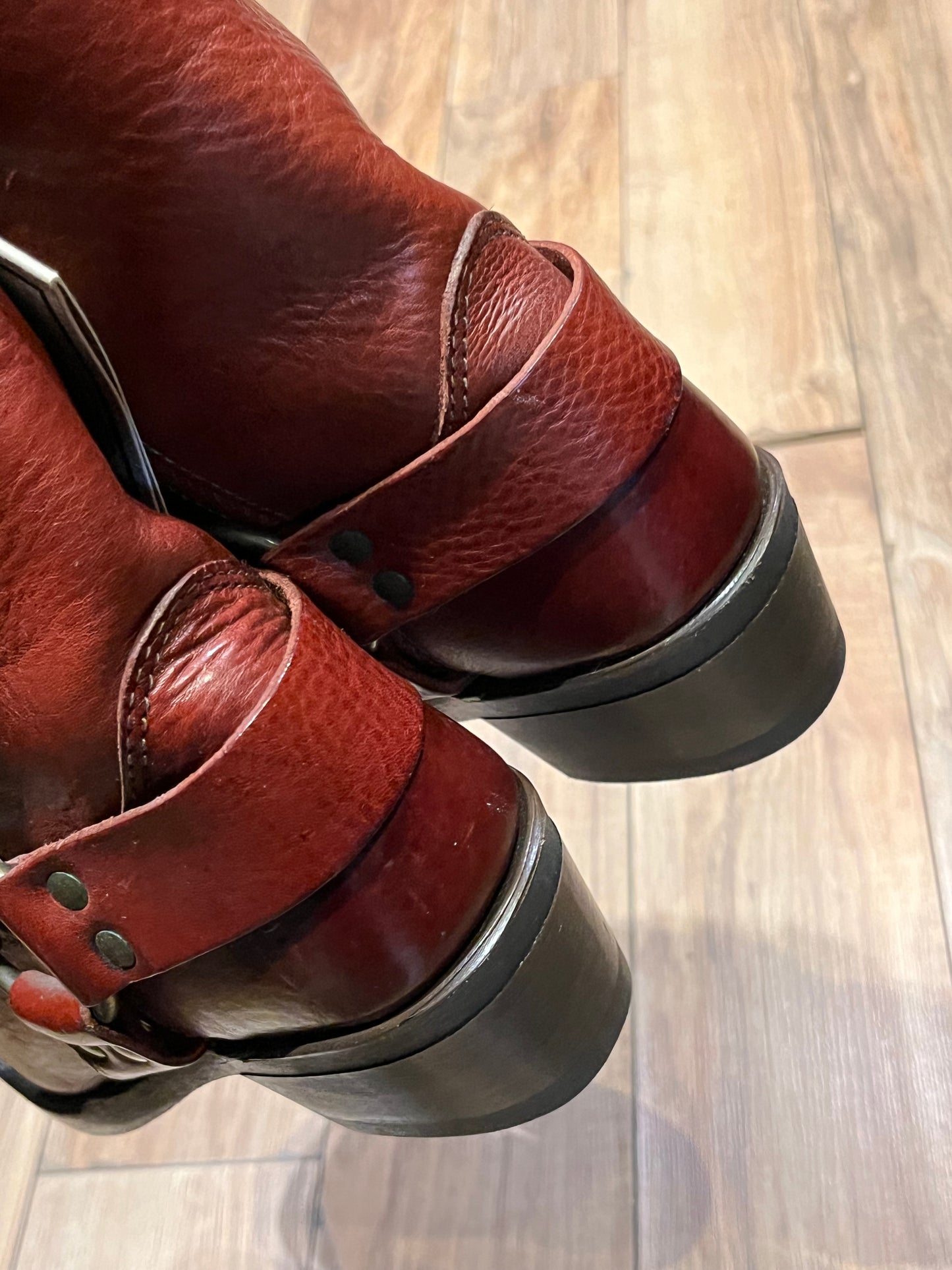 Frye 12R Harness boots in cognac colour with chisel toe, full grain leather upper and synthetic soles. New with tags Made in USA Size 6 US Women, Medium width