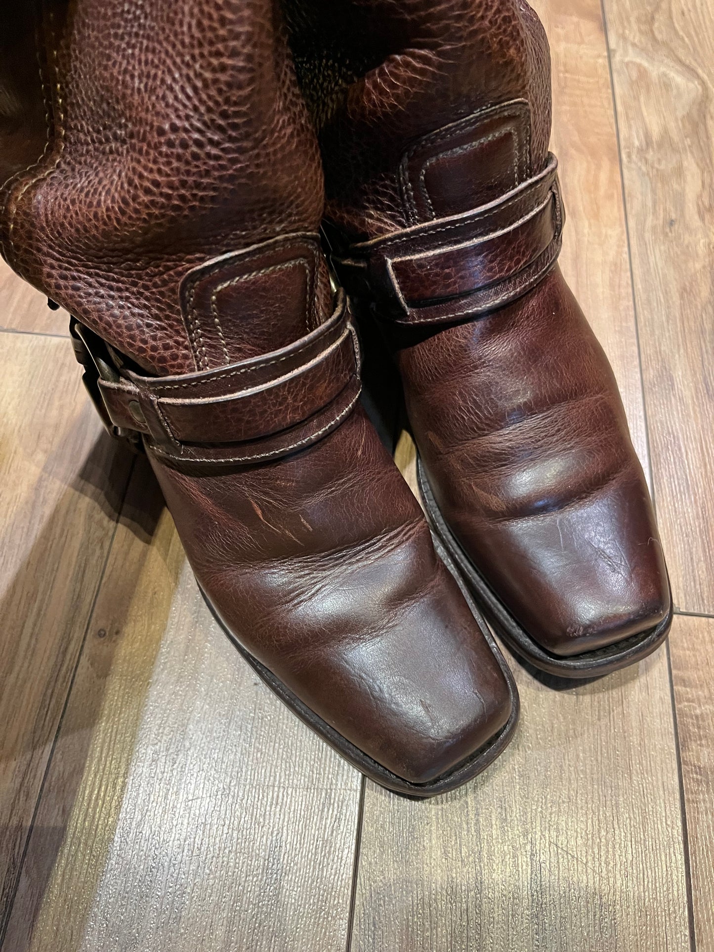 Vintage Frye brown harness boots with chisel toe, full grain leather upper and synthetic sole. Made in USA Size 7.5 US Women