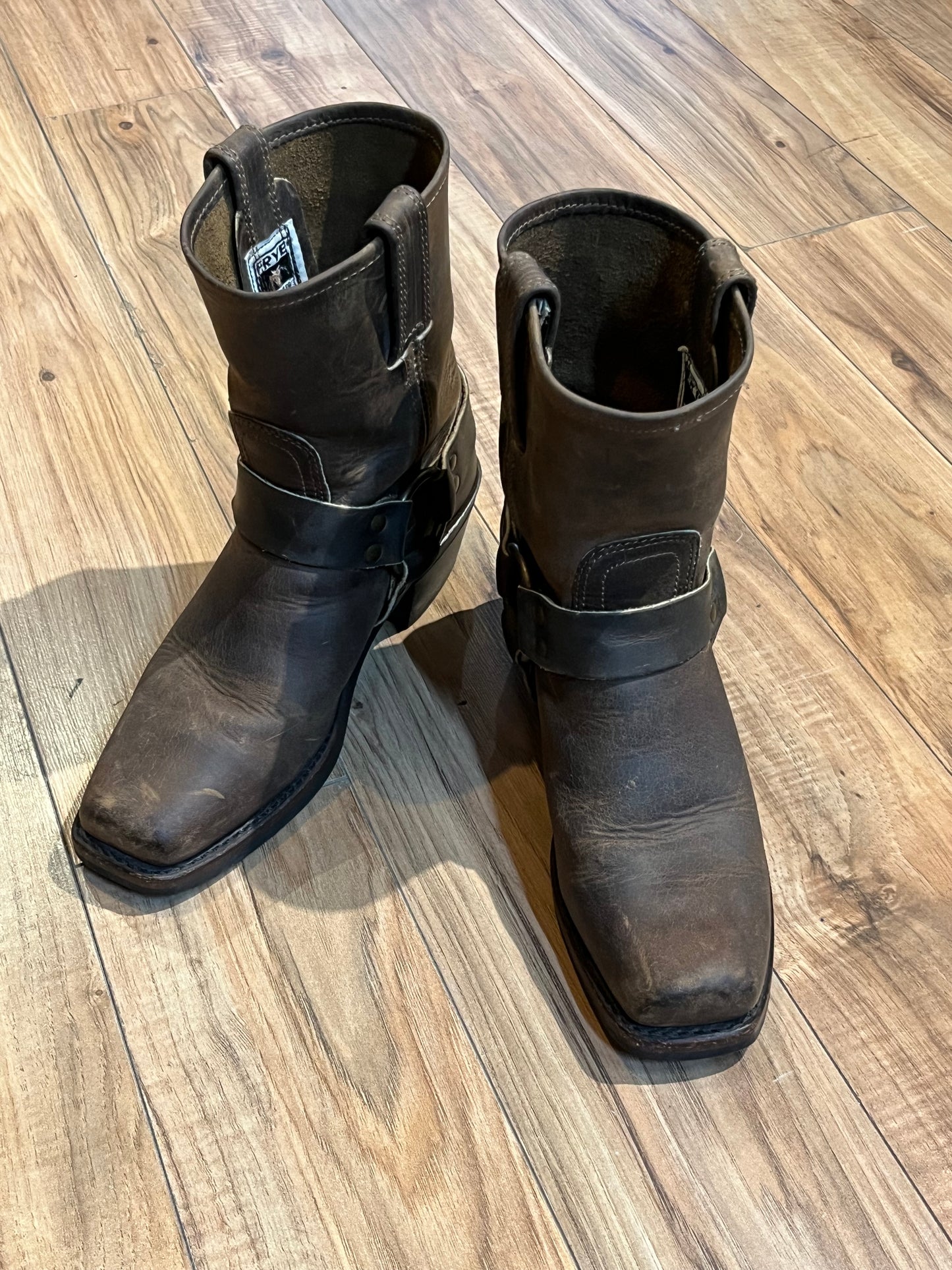 Vintage Frye ankle harness boots with chisel toe, full grain leather upper and synthetic sole. Made in USA Size 6 US women
