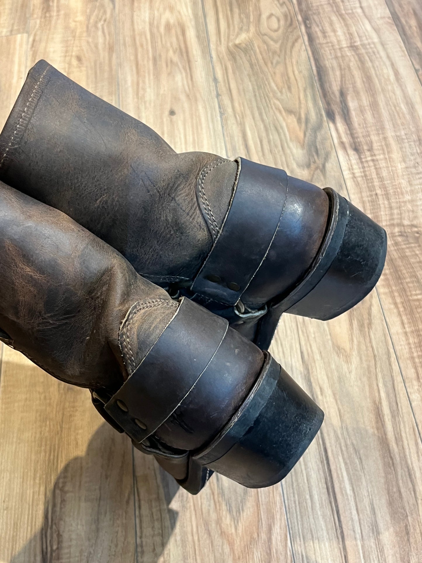 Vintage Frye ankle harness boots with chisel toe, full grain leather upper and synthetic sole. Made in USA Size 6 US women