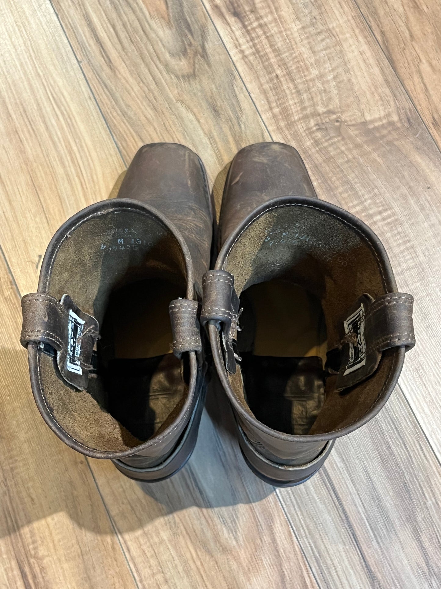Vintage Frye ankle harness boots with chisel toe, full grain leather upper and synthetic sole. Made in USA Size 6 US women