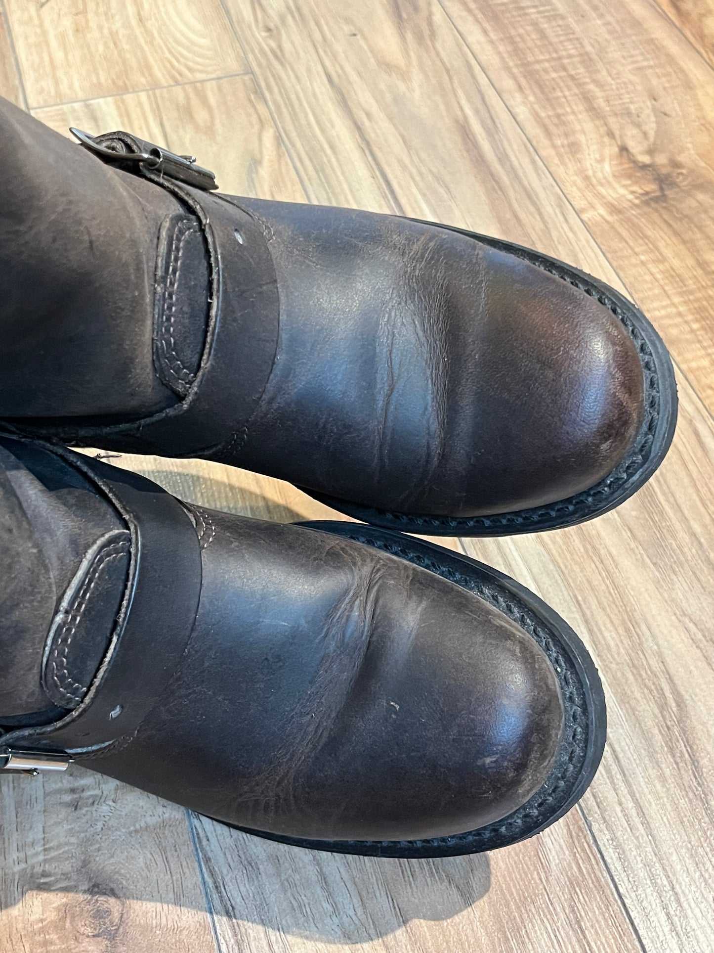 Vintage Frye Engineer Boots with round toe, full grain leather upper and synthetic sole. Made in USA Size 6.5 Womens