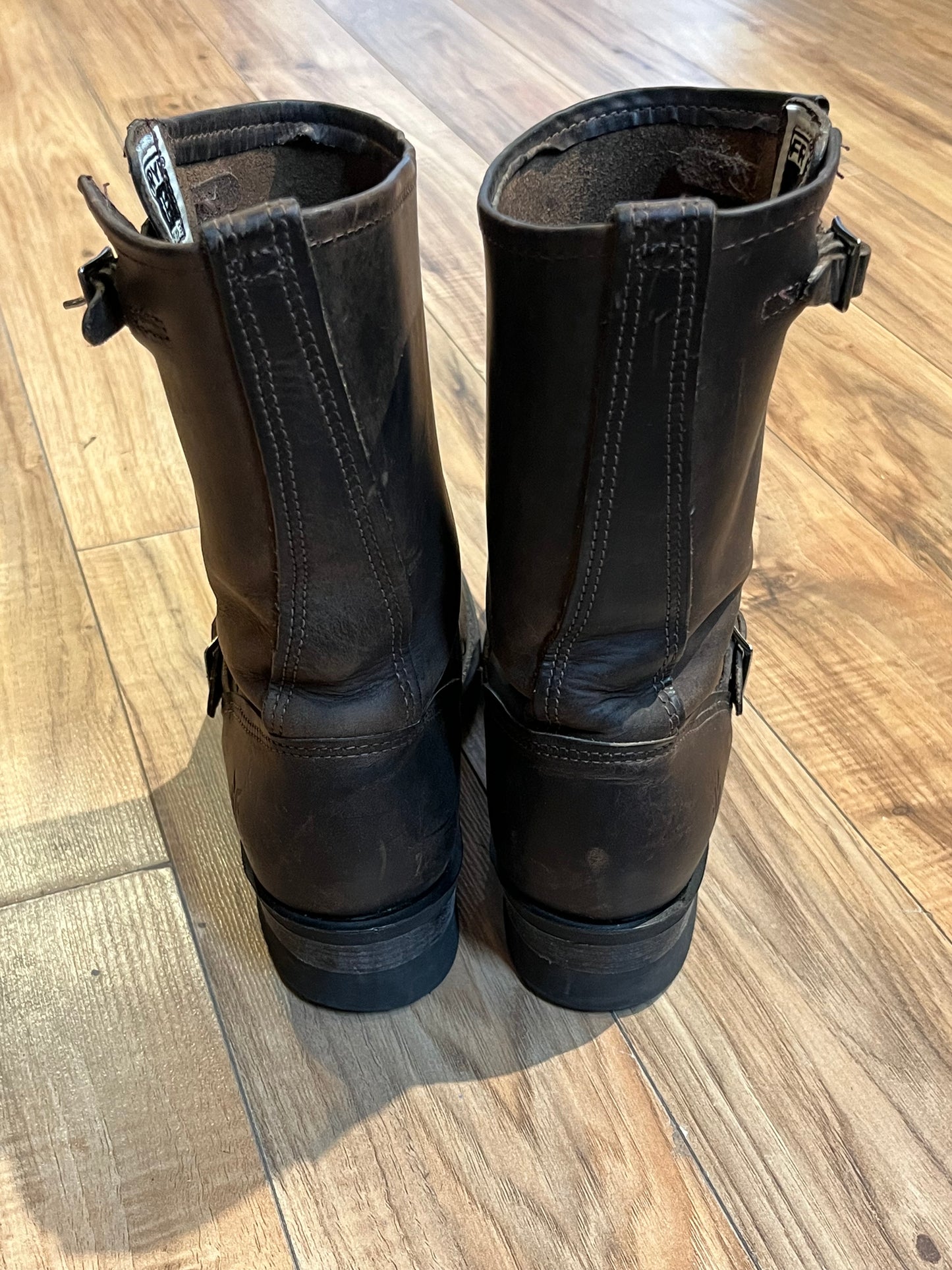 Vintage Frye Engineer Boots with round toe, full grain leather upper and synthetic sole. Made in USA Size 6.5 Womens