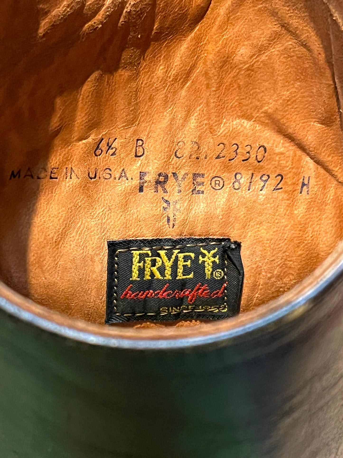 Vintage Frye Campus boots in black leather with square toe and leather upper, leather lining and all weather soles. Made in USA Size 6.5 US Women B width