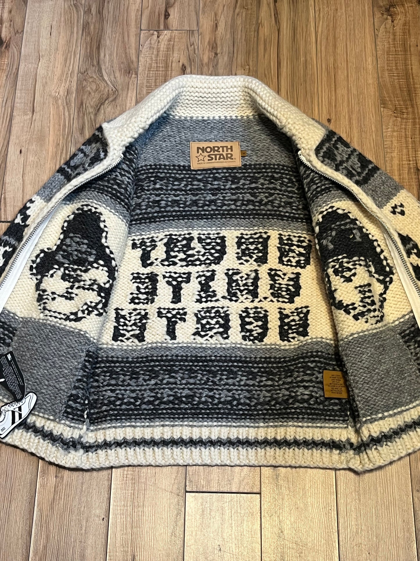 North Star “Bob and Doug Mackenzie’s Great White North” Cowichan Style Zip Cardigan, NWT, Made in Canada, Size Medium