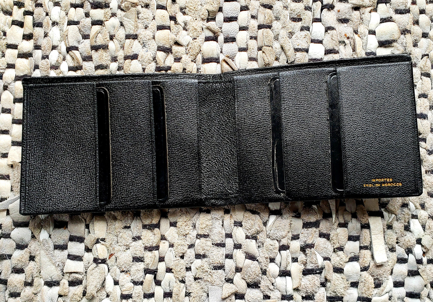 Kingspier Vintage - Vintage Imported English Morocco Wallet. Fine natural pebbled grain leather as new.