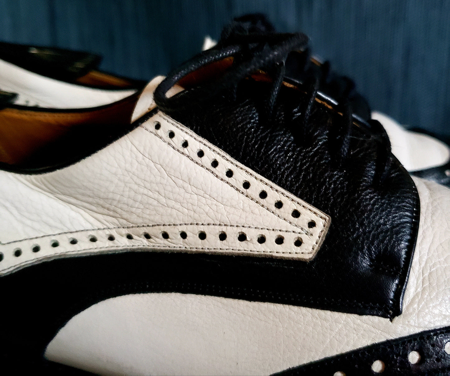 Mezlan Vintage Brogue Mens saddle shoes 8.5 KingsPIER Tulum Wingtip Black White