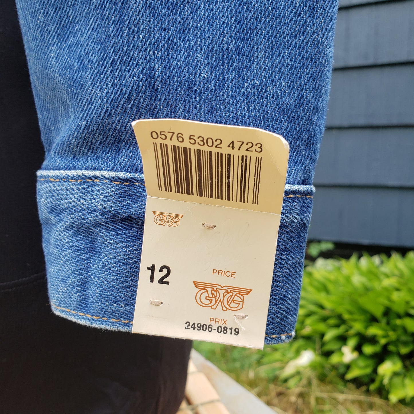 Vintage GWG Medium Wash Denim Jacket. Made in Canada. NWT Deadstock