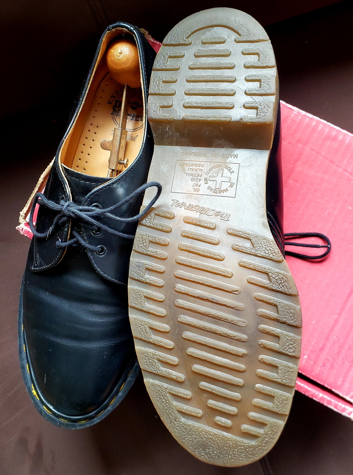 Vintage Circa 1990's B 1461 Z Gibson 4-eyelet Derby Smooth Black Leather Shoes. Made in England. UK size 10. SOLD