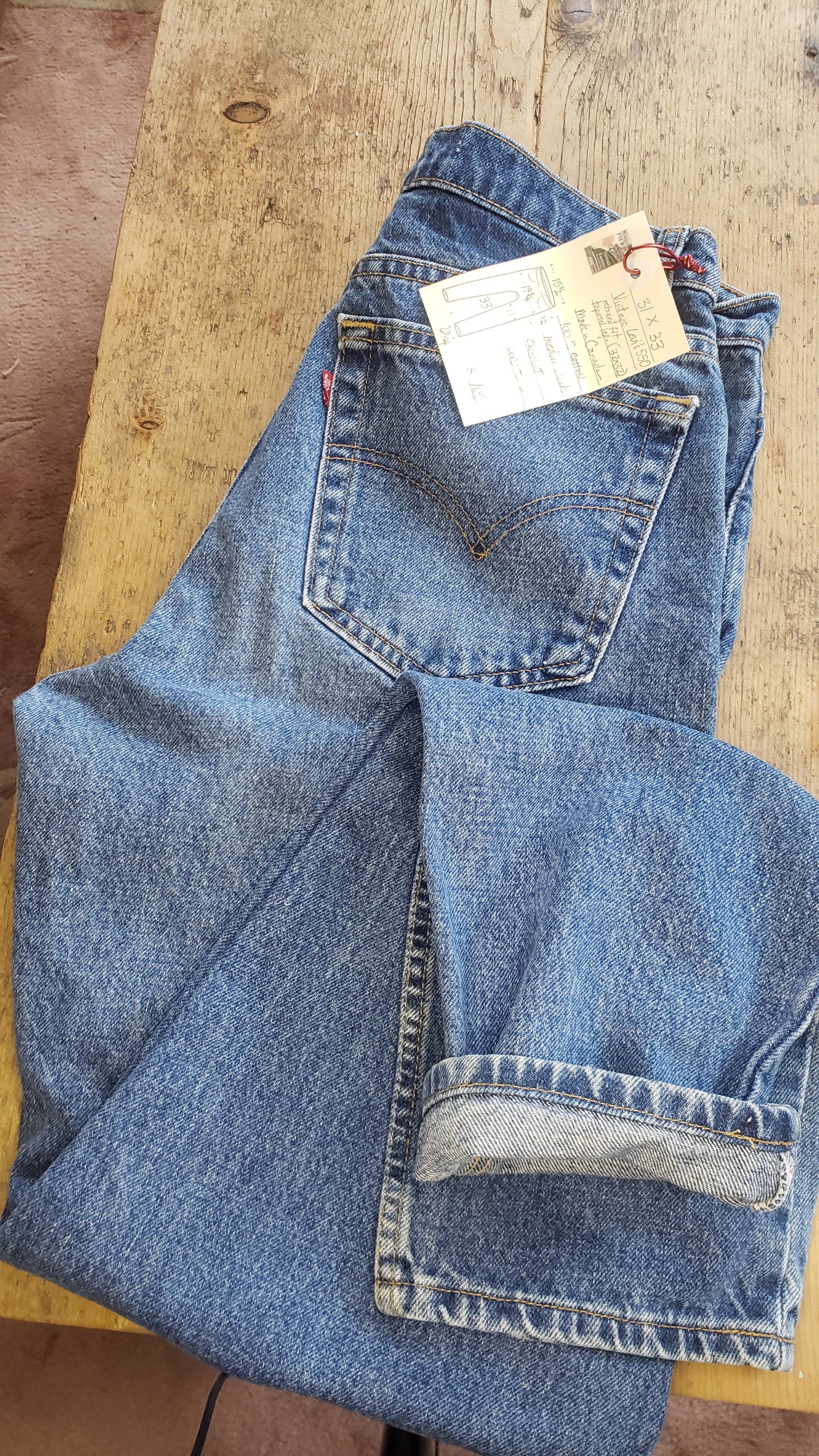 Vintage Levi's 521 31"x33" (tag size 32/32) high rise tapered leg Vintage Red Tab Made in CANADA 100% cotton Excellent condition button stamped # 217