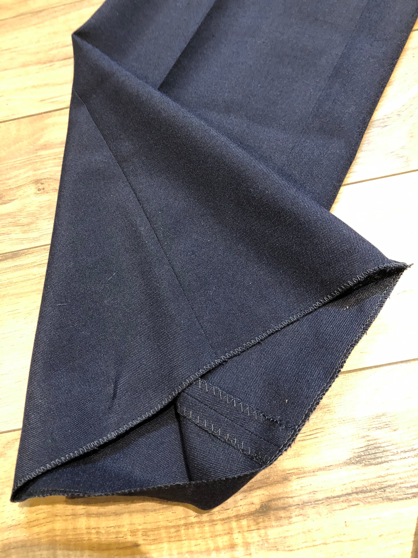 Kingspier Vintage - Vintage deadstock Eaton Birkdale 55% Polyester/ 45% wool dress pants with straight leg, mis rise, zip fly and front and back pockets.
Made in Czechoslovakia