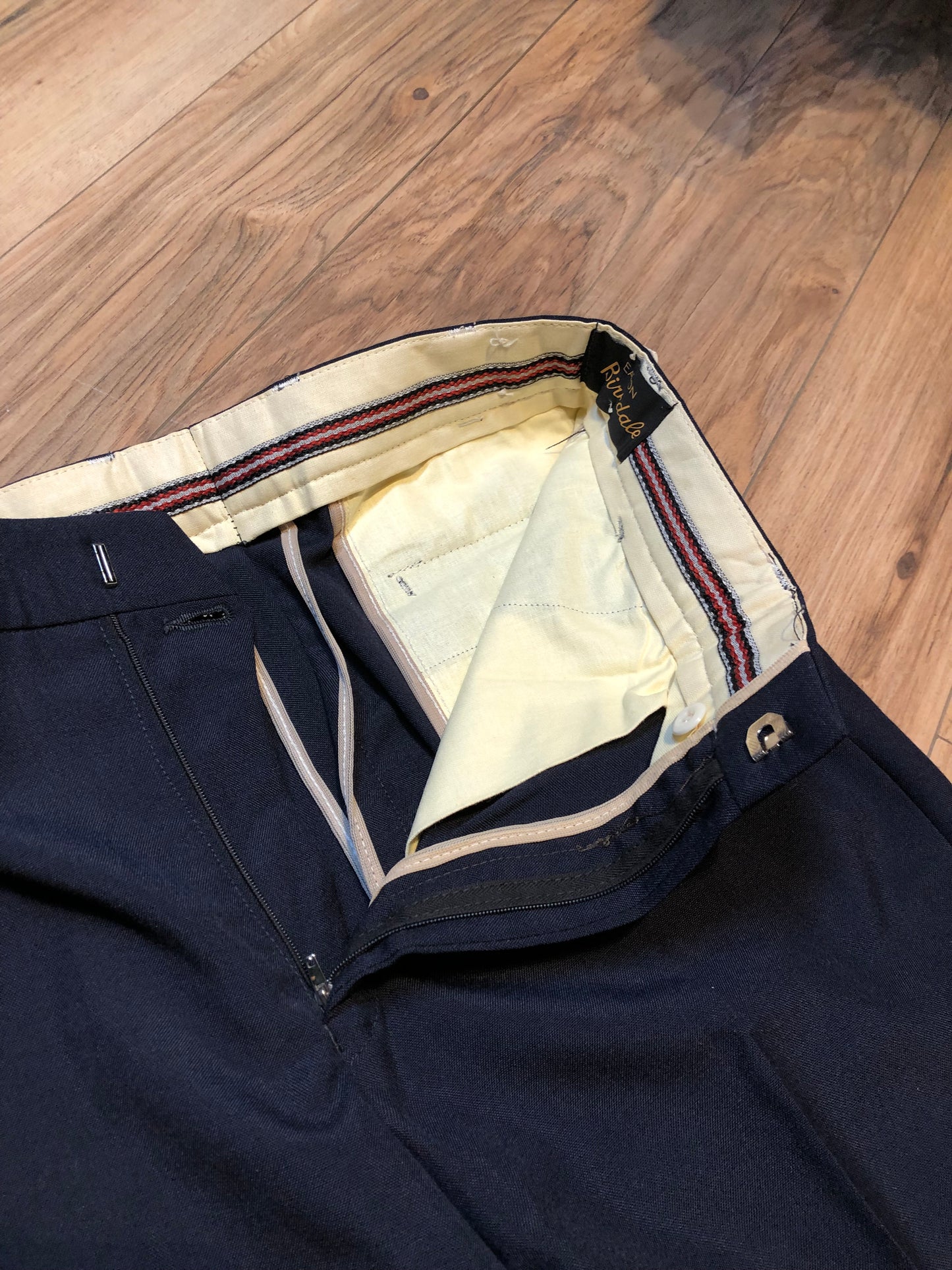 Kingspier Vintage - Vintage deadstock Eaton Birkdale 55% Polyester/ 45% wool dress pants with straight leg, mis rise, zip fly and front and back pockets.
Made in Czechoslovakia