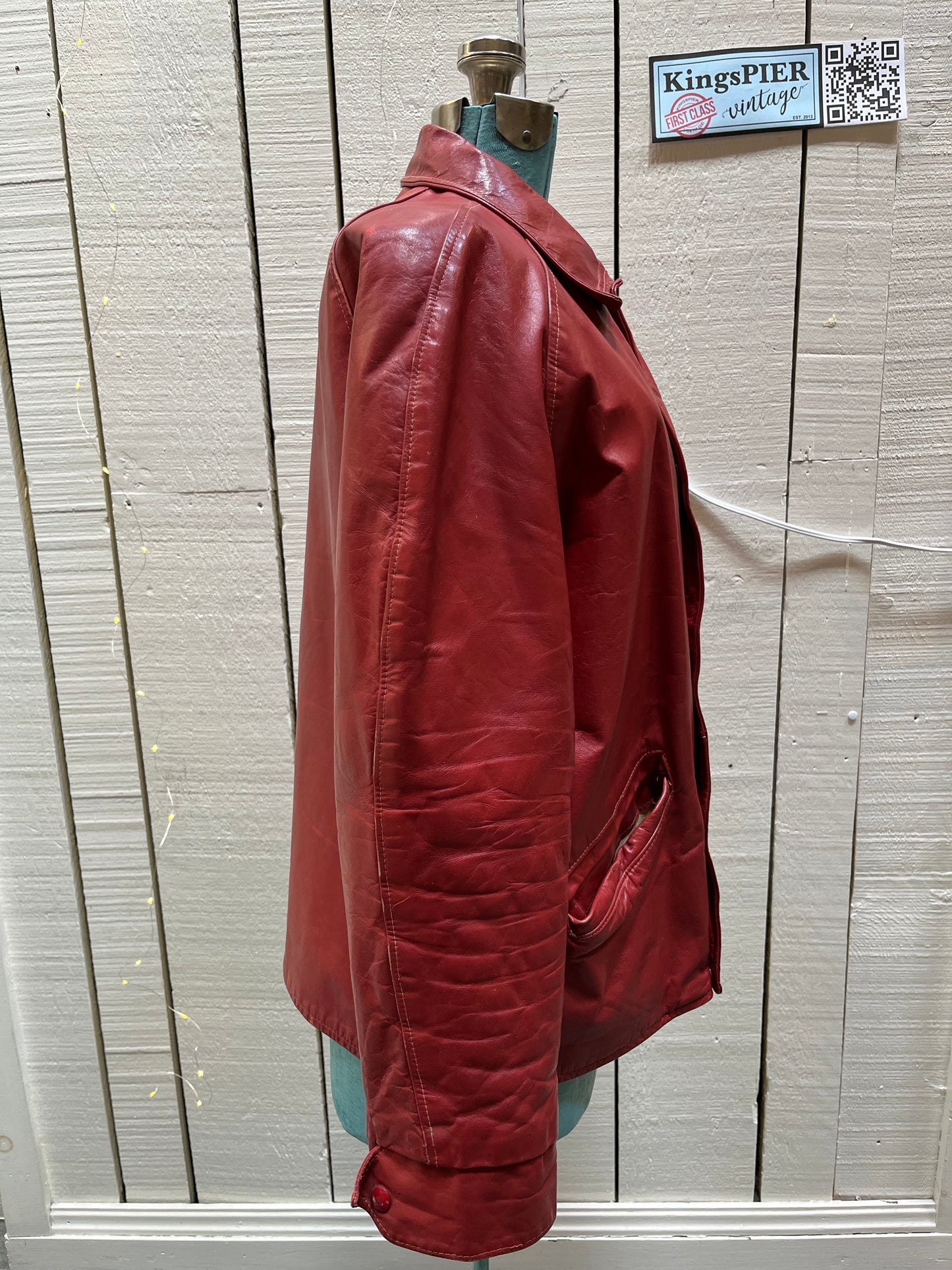 Vintage 70’s Ottawa 67s Red Leather Varsity Jacket by Rolly Sarault.
Jacket features embroidered details on the chest, snap closures, quilted lining and two front pockets.
Made in Canada.
Chest 46”.
