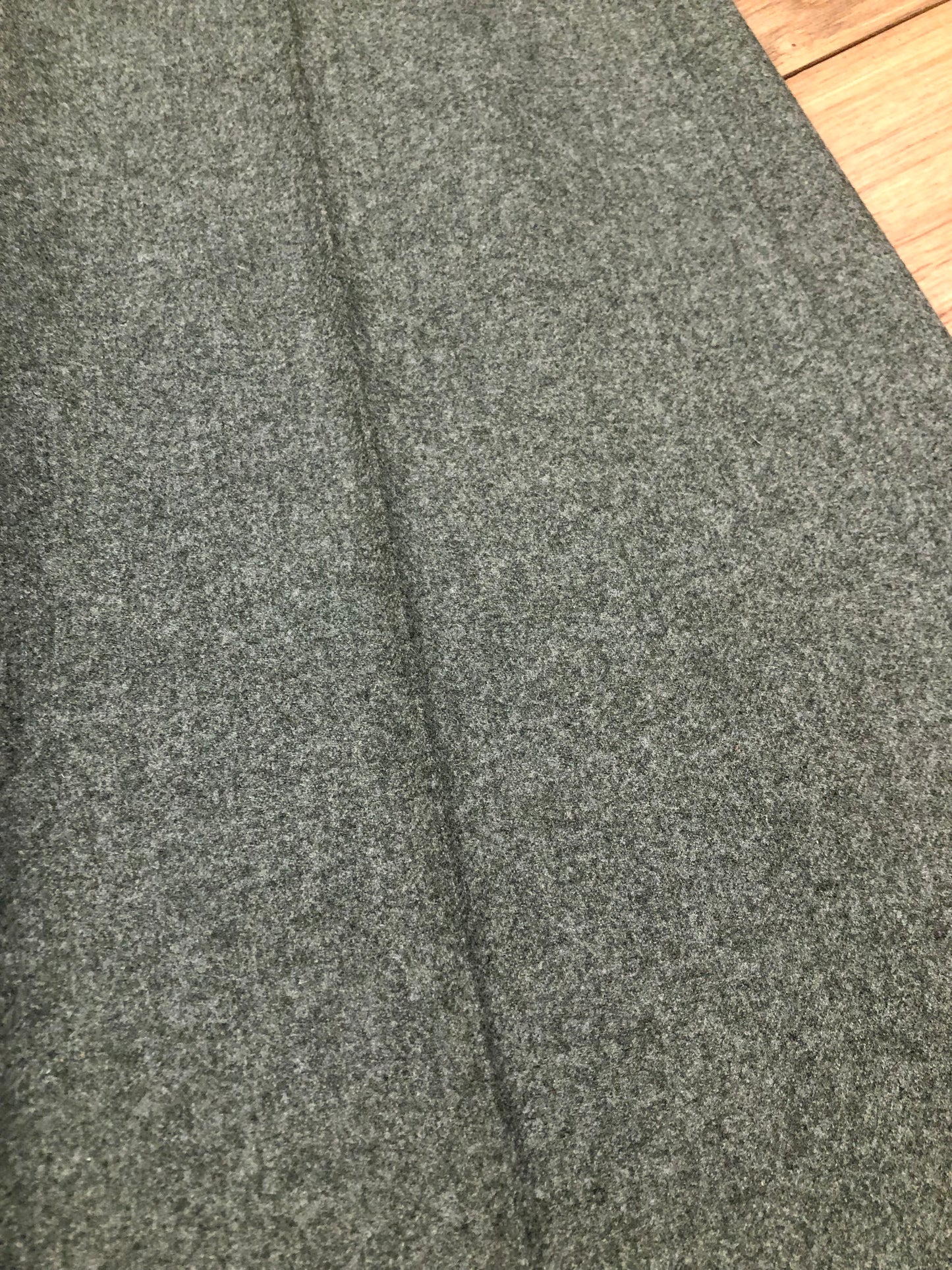 Kingspier Vintage - Vintage Haute Rive wool blend (90% wool/ 10% nylon) dress pants with front pleats, zip fly, mid rise, flared leg and two front pockets.
Made in Korea.