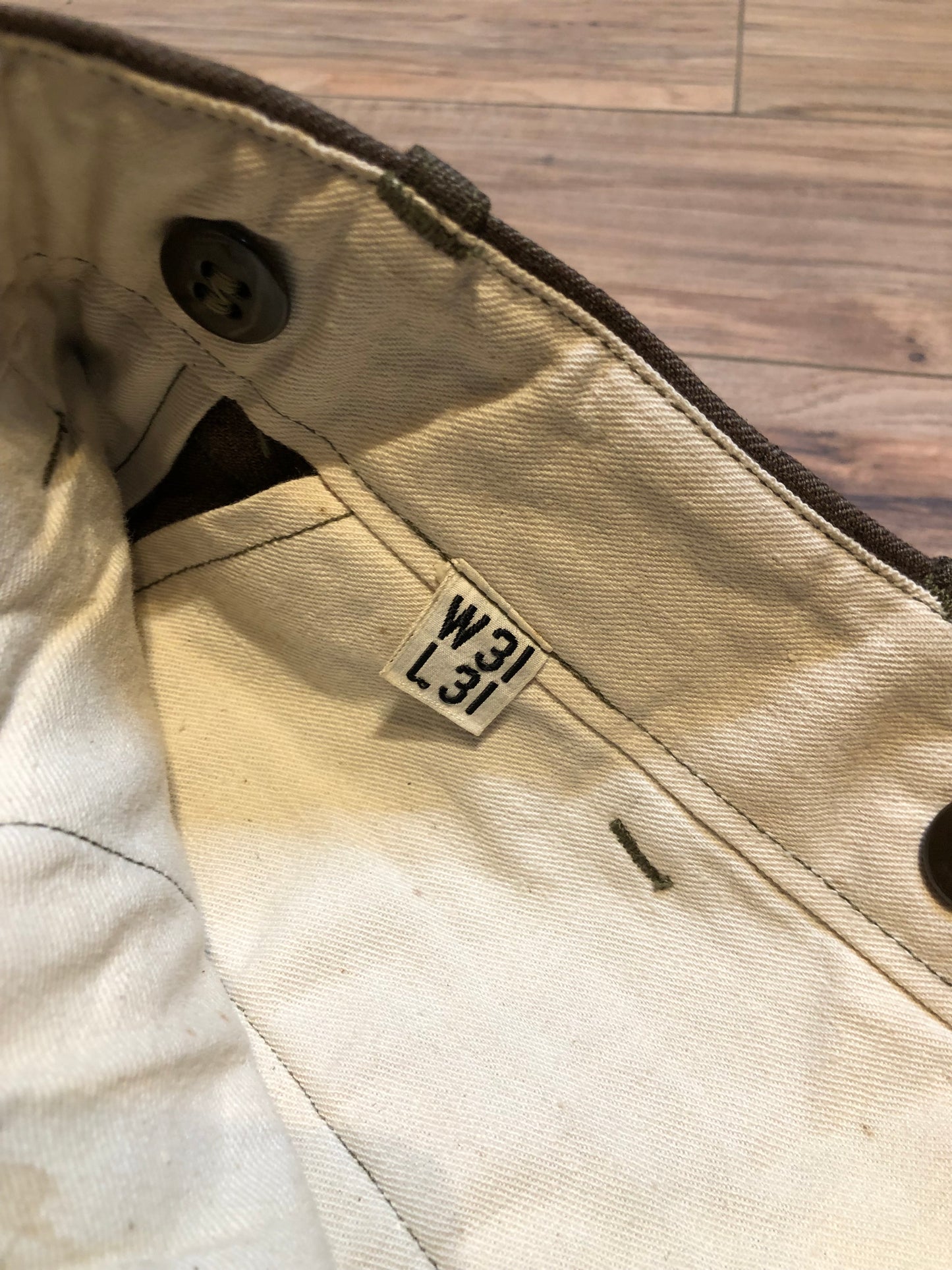 Kingspier Vintage - Vintage 1945 US Army Issue Wool Field Trousers with button fly, straight leg and front and back pockets.
Made in USA.