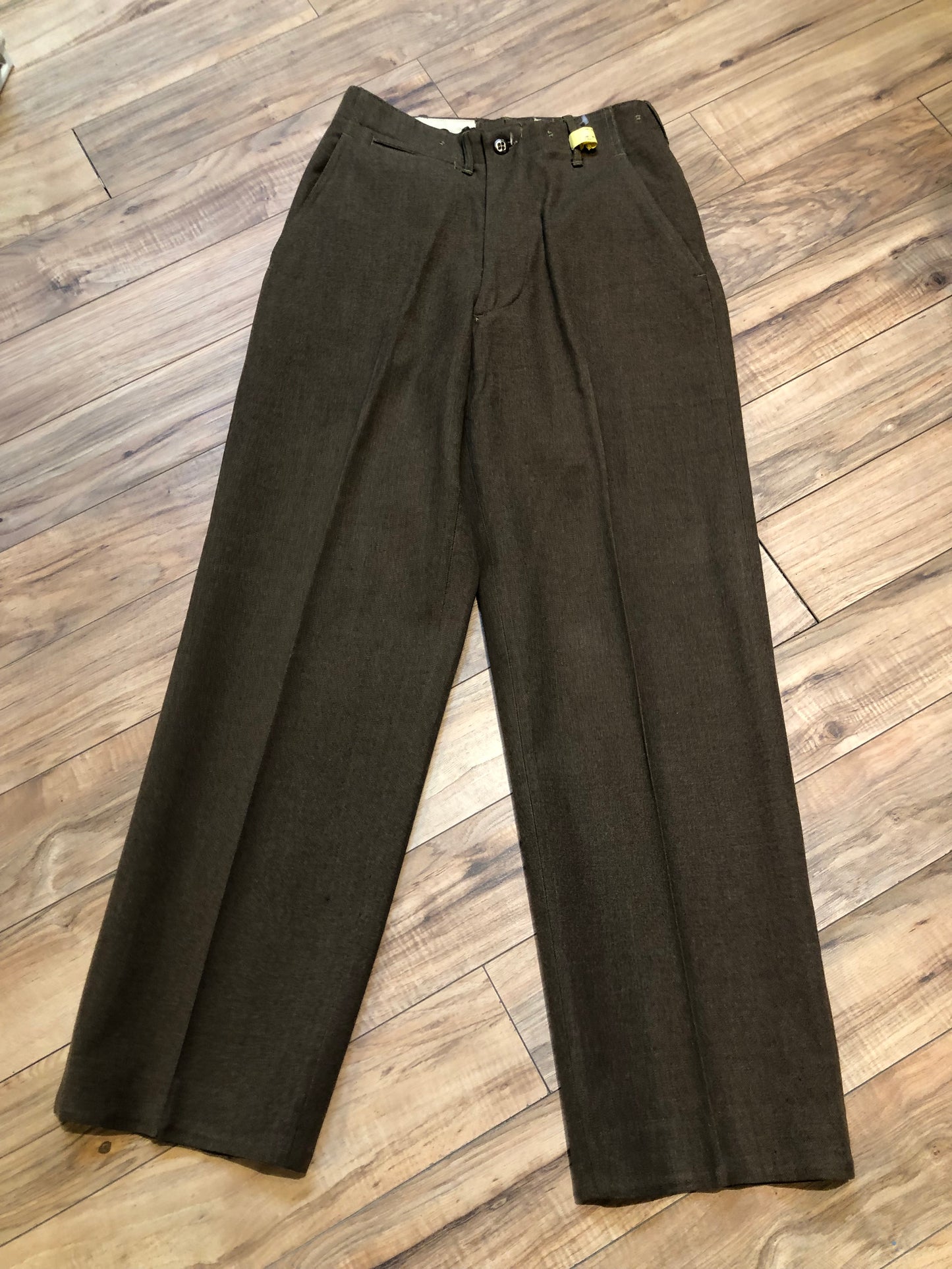 Kingspier Vintage - Vintage 1945 US Army Issue Wool Field Trousers with button fly, straight leg and front and back pockets.
Made in USA.