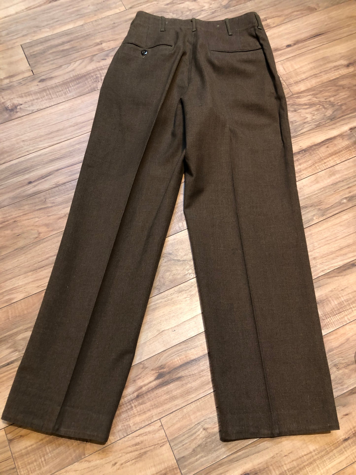 Kingspier Vintage - Vintage 1945 US Army Issue Wool Field Trousers with button fly, straight leg and front and back pockets.
Made in USA.