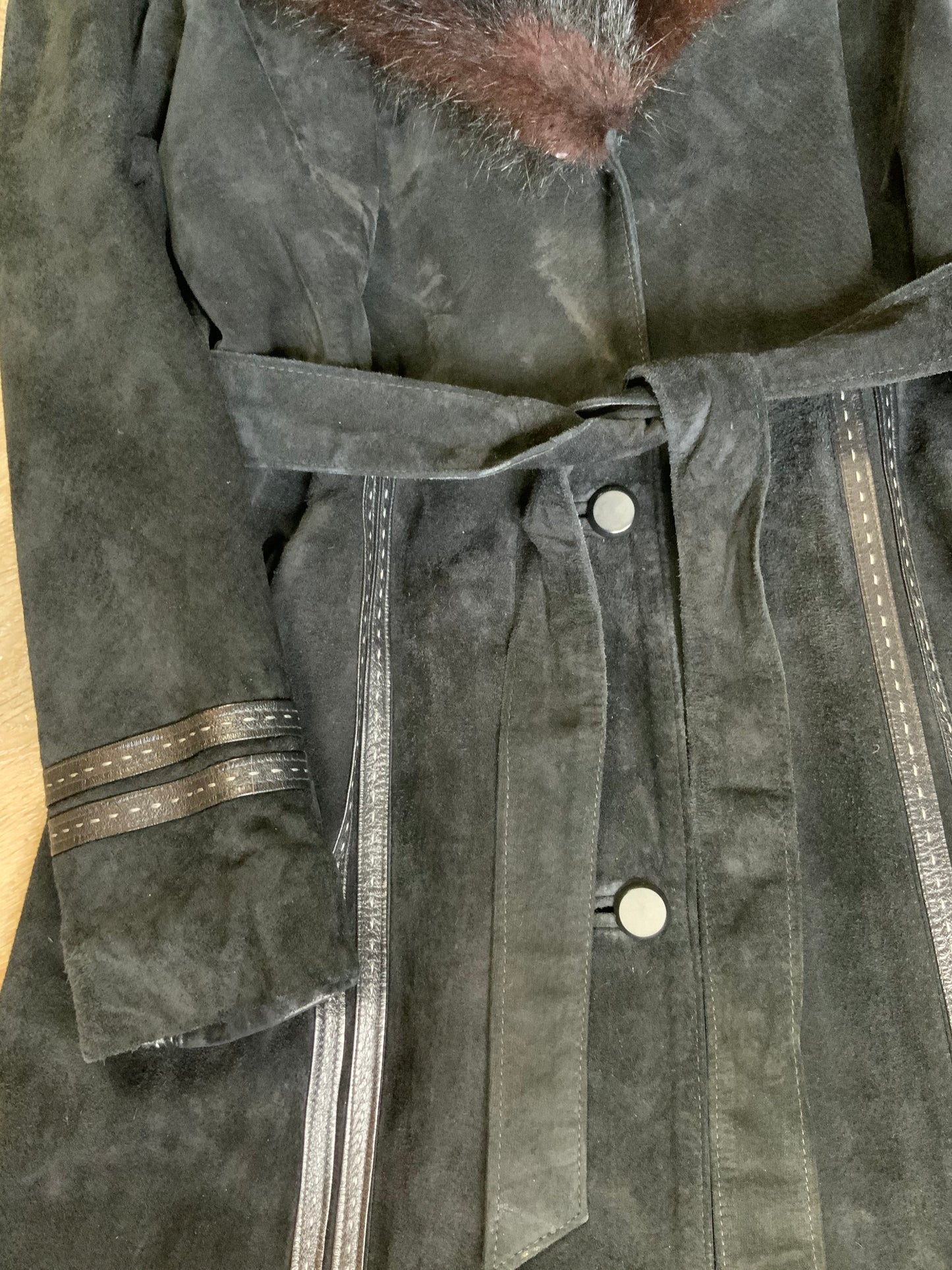 Kingspier Vintage - Jeno de Paris 1970’s black suede full length coat with black leather detailing and mahogany coloured fur collar. This coat features front pockets, button closures, a belt and a quilted lining. Made in Montreal.