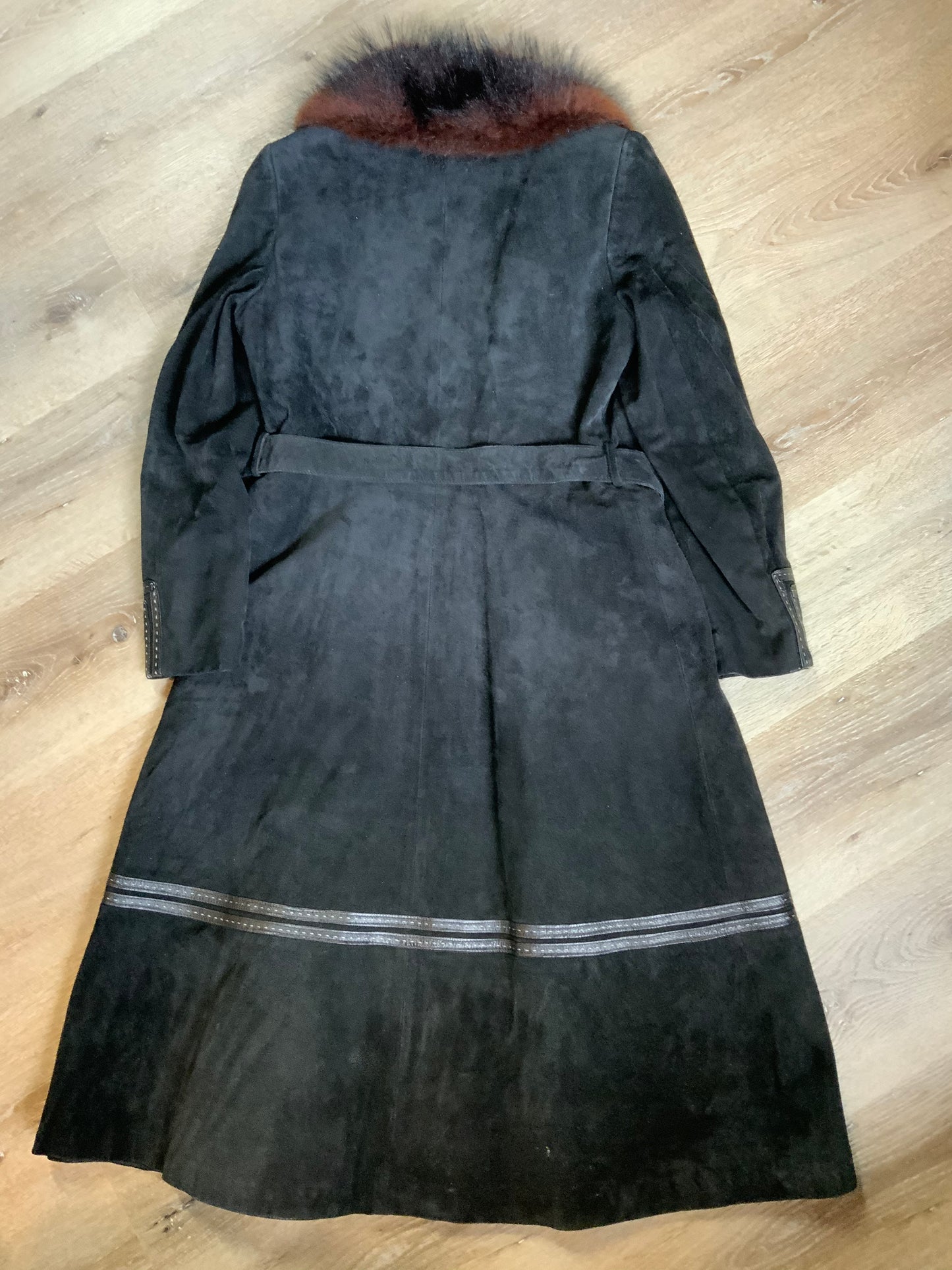 Kingspier Vintage - Jeno de Paris 1970’s black suede full length coat with black leather detailing and mahogany coloured fur collar. This coat features front pockets, button closures, a belt and a quilted lining. Made in Montreal.