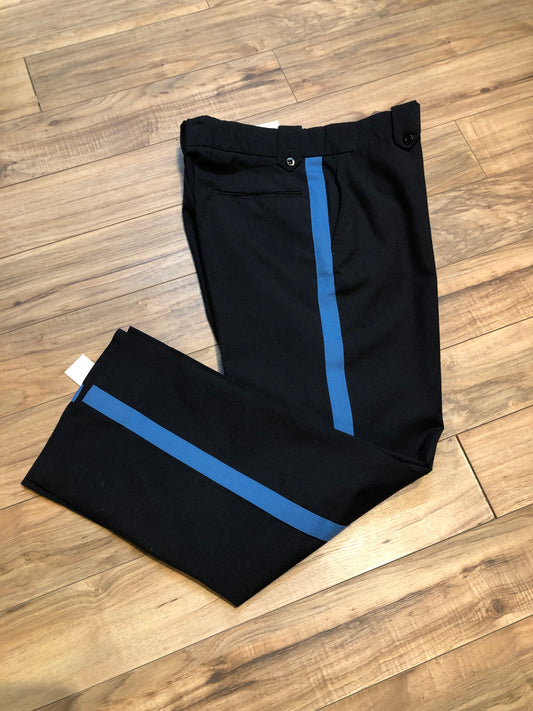 Kingspier Vintage - Vintage 90’s Aero Mode uniform pants in navy with blue stripe, zip fly, mid rise, straight leg and pockets in the front and back.
Made in Canada.