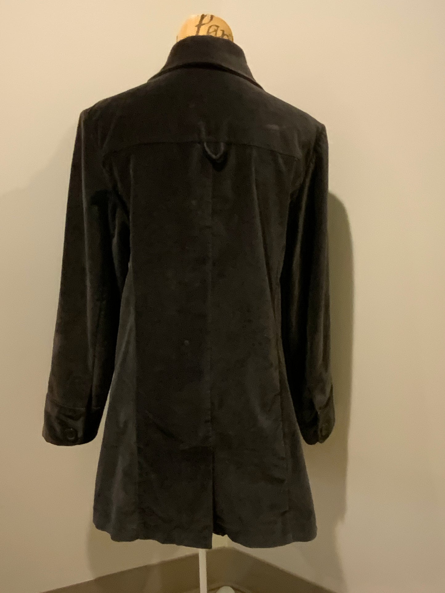 Kingspier Vintage - Mossimo dark brown velvet car coat with decorative buttons, snap closures and flap pockets. Fits a size large.