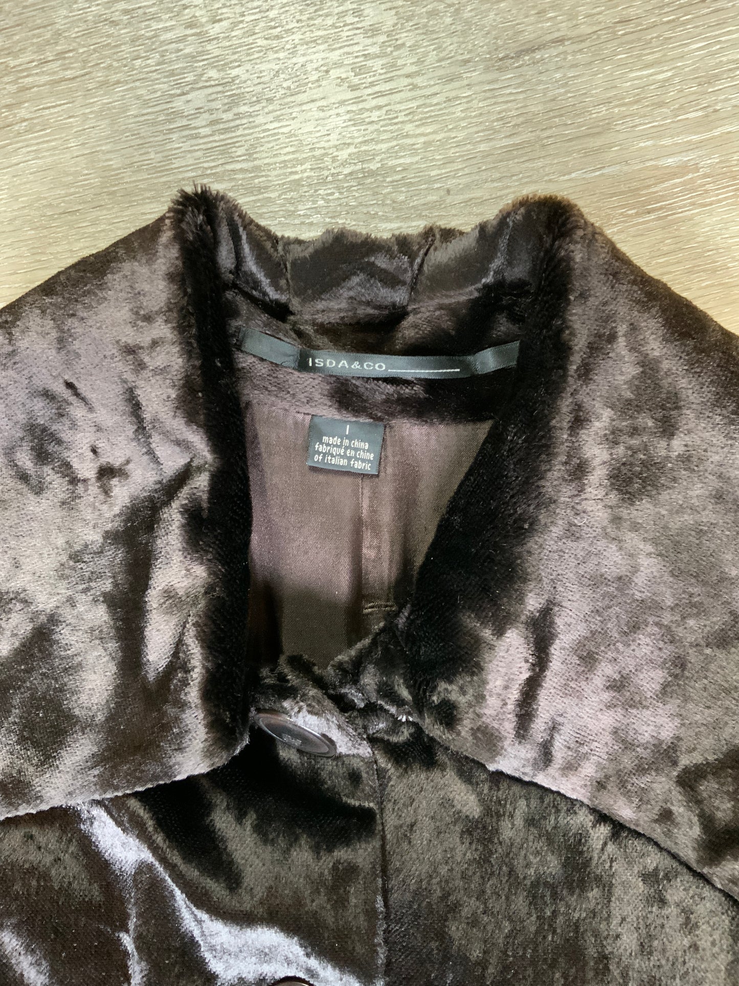 Kingspier Vintage - Isda & Co dark brown car coat with buttons, front welt pockets and two inside pockets. Fits a size 1.