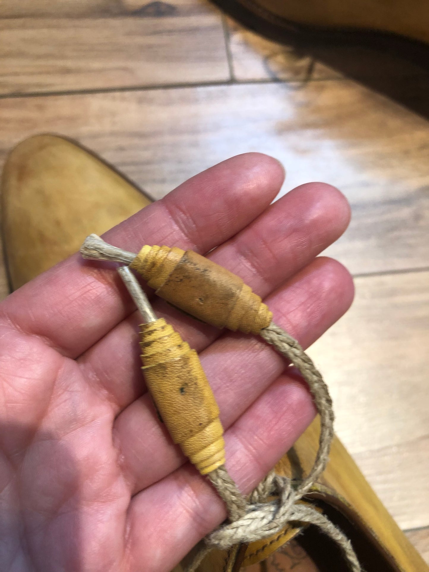 Kingspier Vintage - Calzoleria Toscana wholecut oxford dress shoe with leather sole and unique laces.
Handmade in Italy
Size 8 US/ 41 EUR