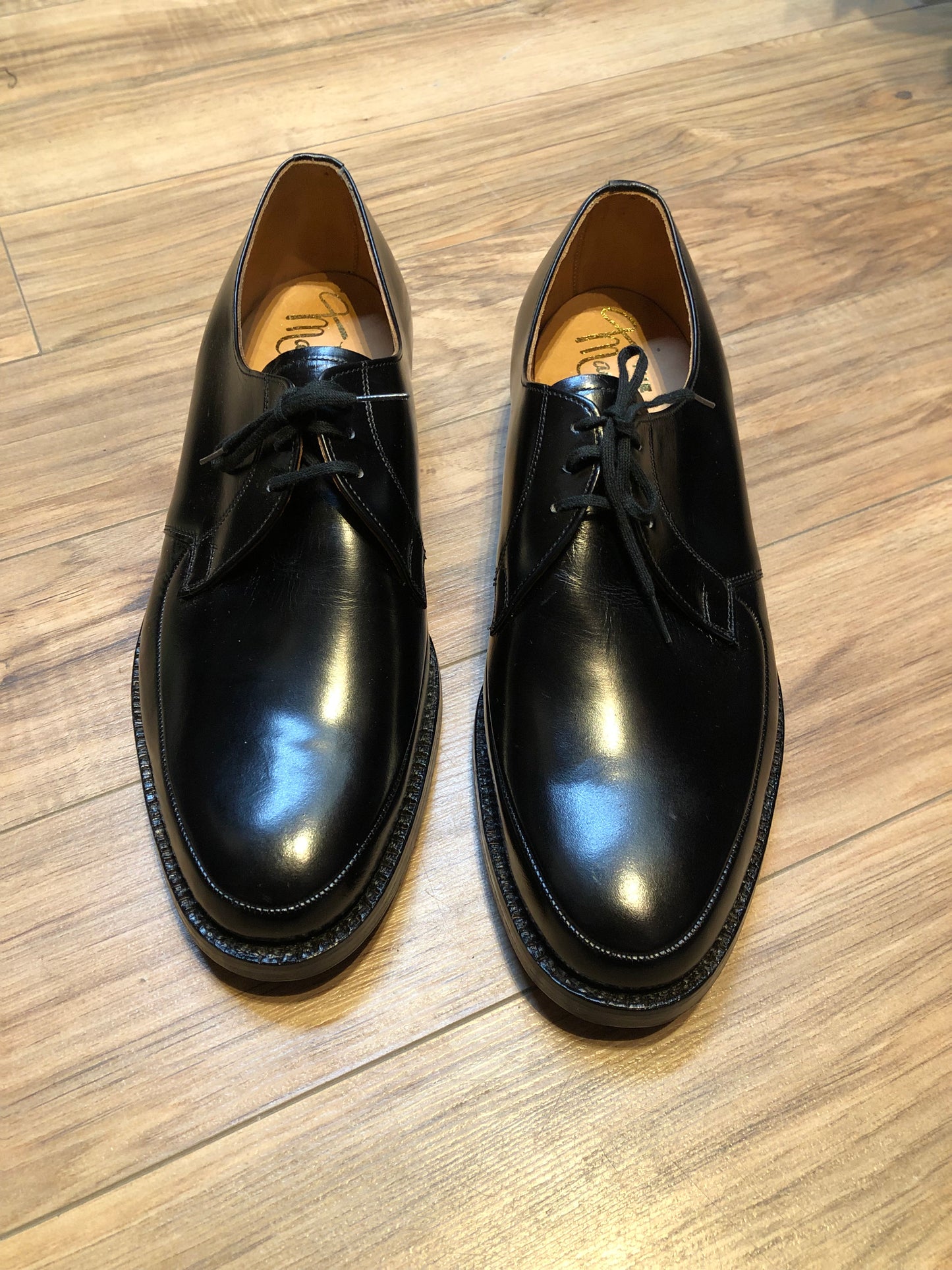 Kingspier Vintage - Vintage deadstock Macfarlane black leather derby shoe with plain toe and leather soles.