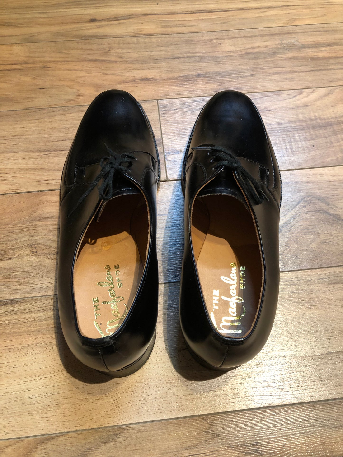 Kingspier Vintage - Vintage deadstock Macfarlane black leather derby shoe with plain toe and leather soles.