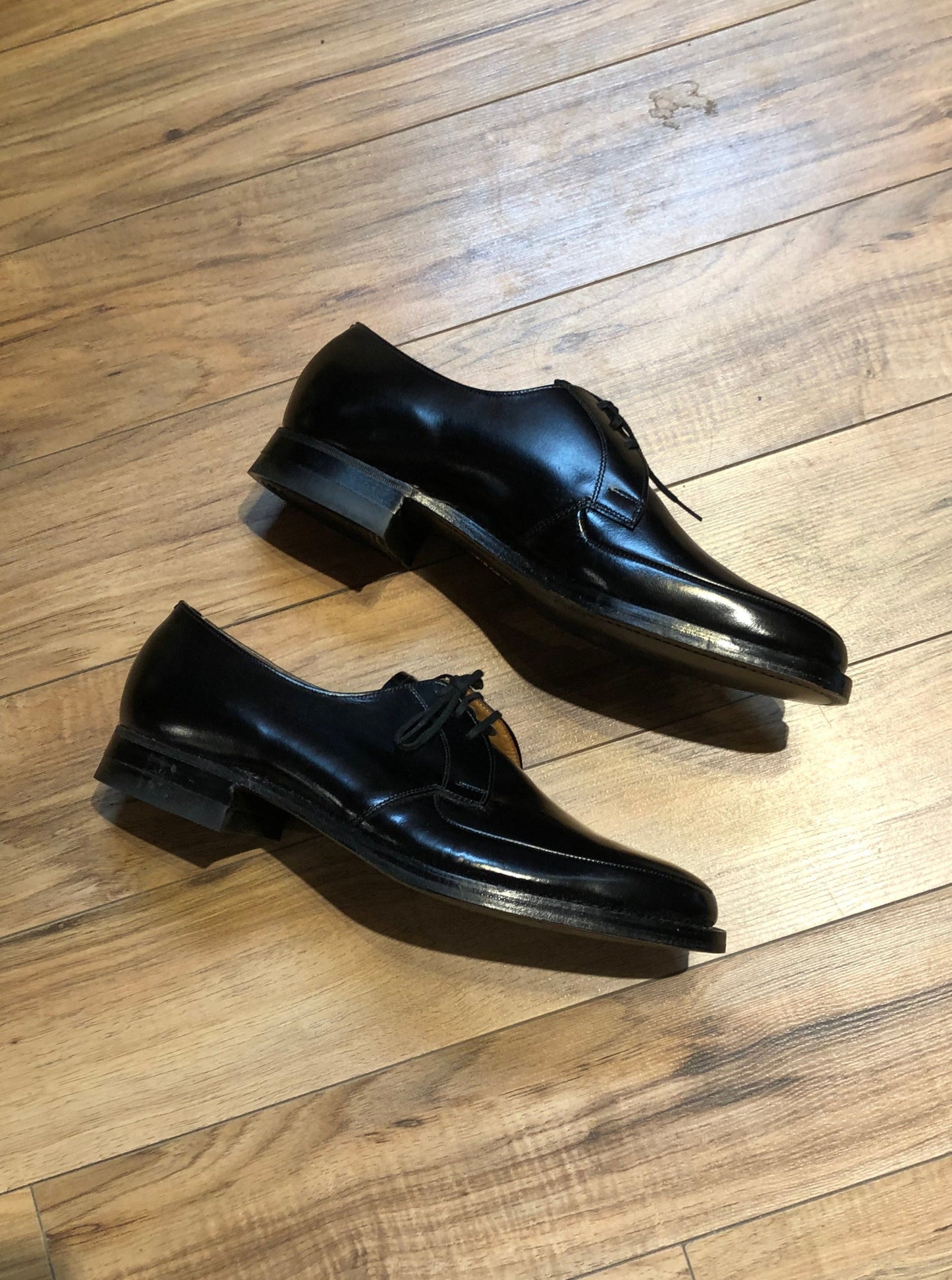 Kingspier Vintage - Vintage deadstock Macfarlane black leather derby shoe with plain toe and leather soles.
