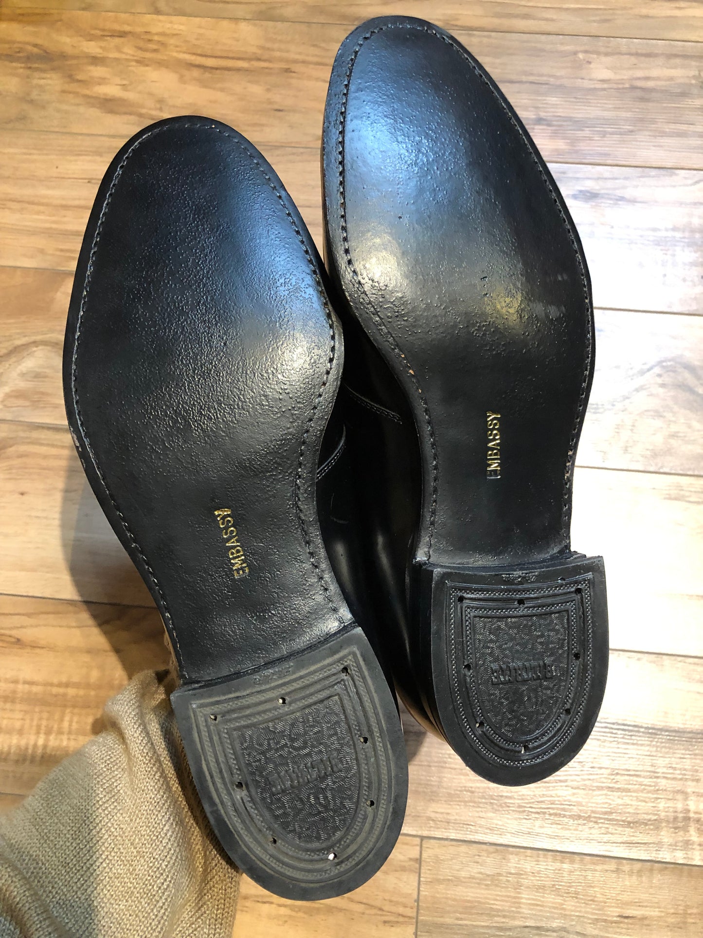 Kingspier Vintage - Vintage deadstock Macfarlane black leather derby shoe with plain toe and leather soles.