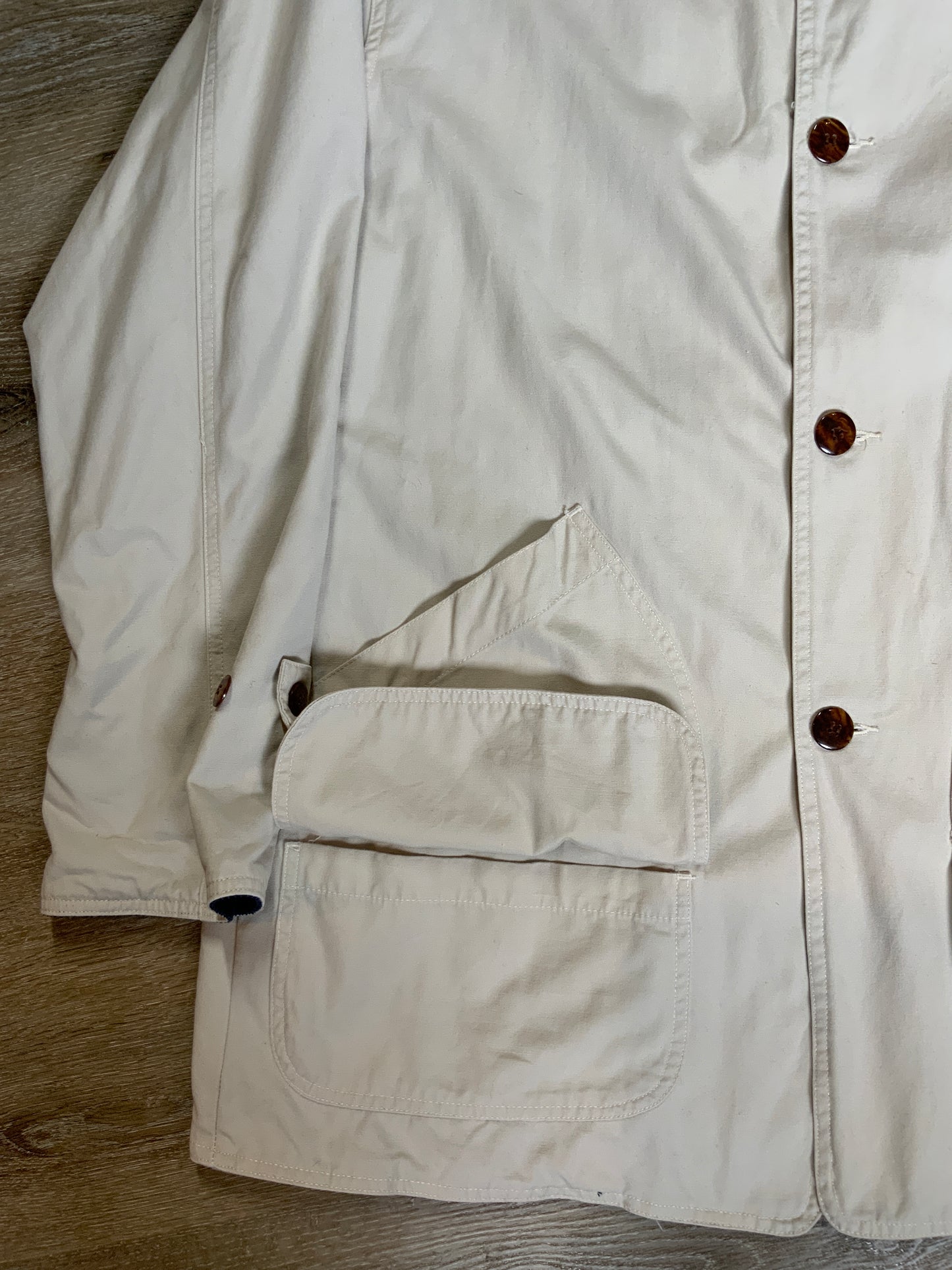 Kingspier Vintage - Reed Hunter beige field jacket with green corduroy collar and cuff, four front patch pockets,button closures, wool blend liner. Size medium men’s.