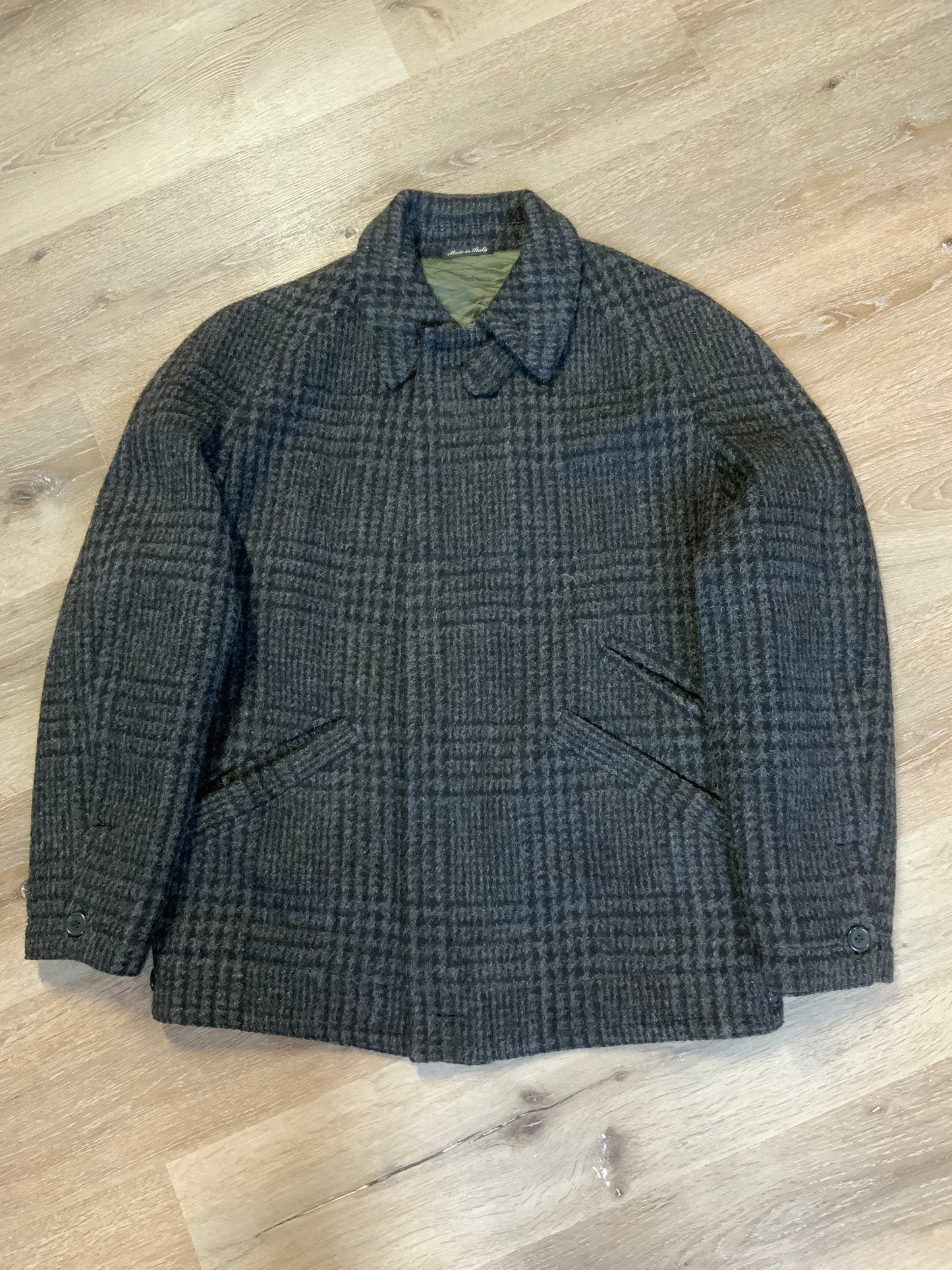 Kingspier Vintage - Enrico Celli grey plaid wool harrington jacket with zipper, three slash pockets and a quilted olive colour lining. Made in Italy.