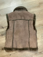 Load image into Gallery viewer, Kingspier Vintage - Anne Klein brown shearling vest with shearling trim and zipper closure.
