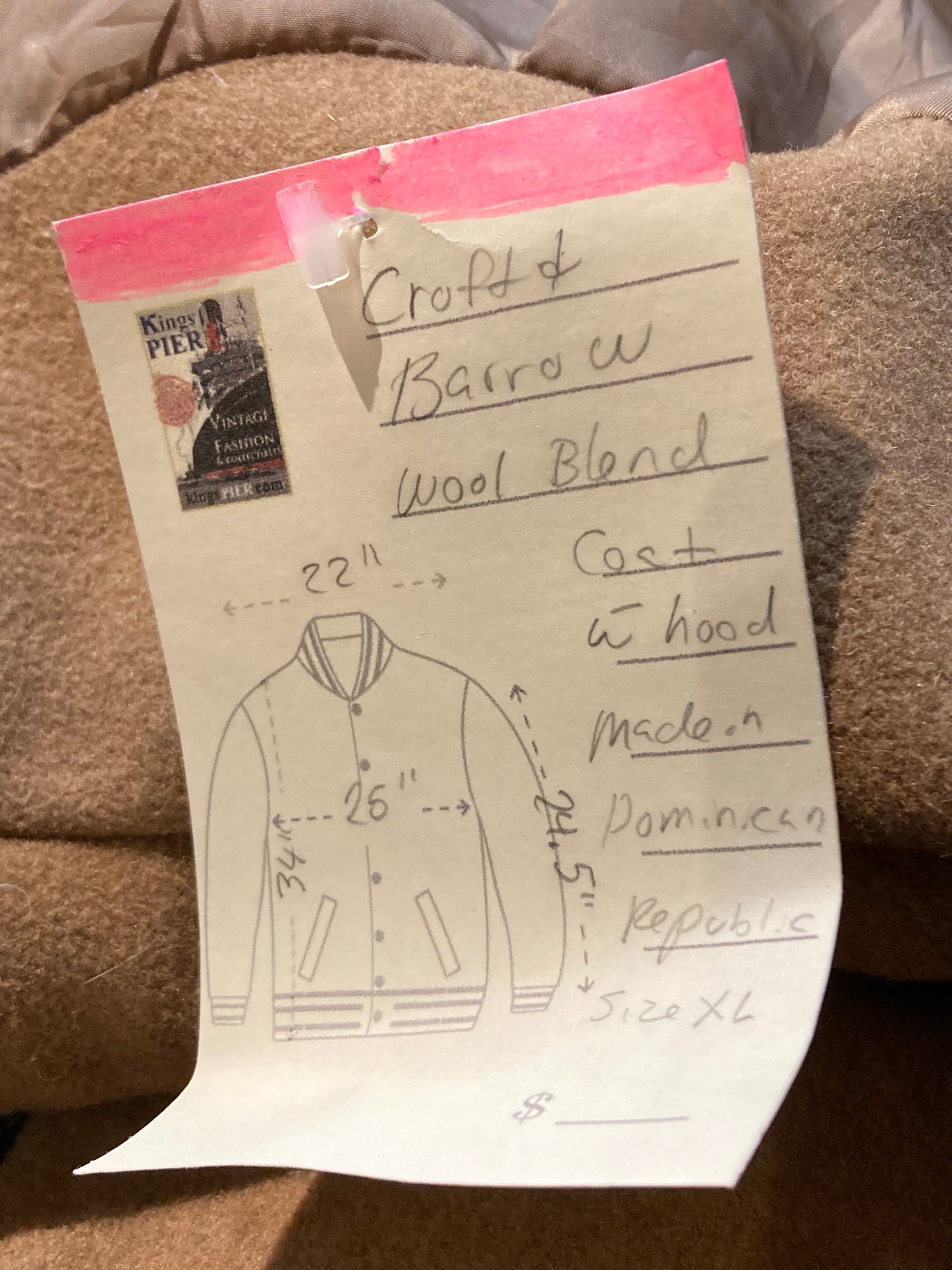 Kingspier Vintage - Vintage Croft and Barrow Wool Blend Coat with Hood, toggle closures and two front pockets.
Made in the Dominican Republic.
Size XL.