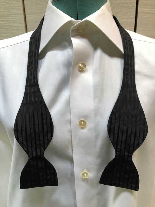 Kingspier Vintage - Vintage Budd New York black watered silk butterfly bow tie.