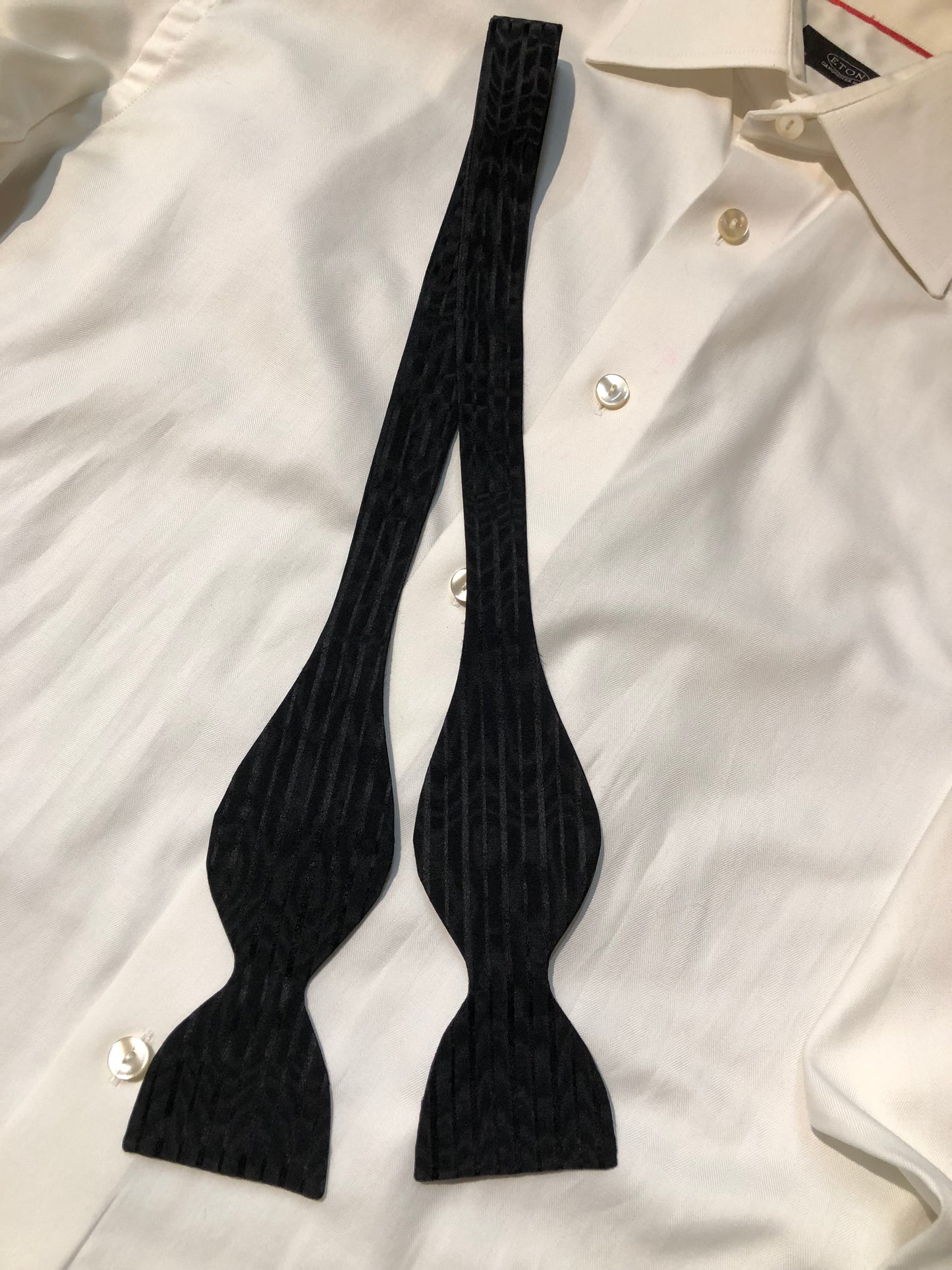 Kingspier Vintage - Vintage Budd New York black watered silk butterfly bow tie.