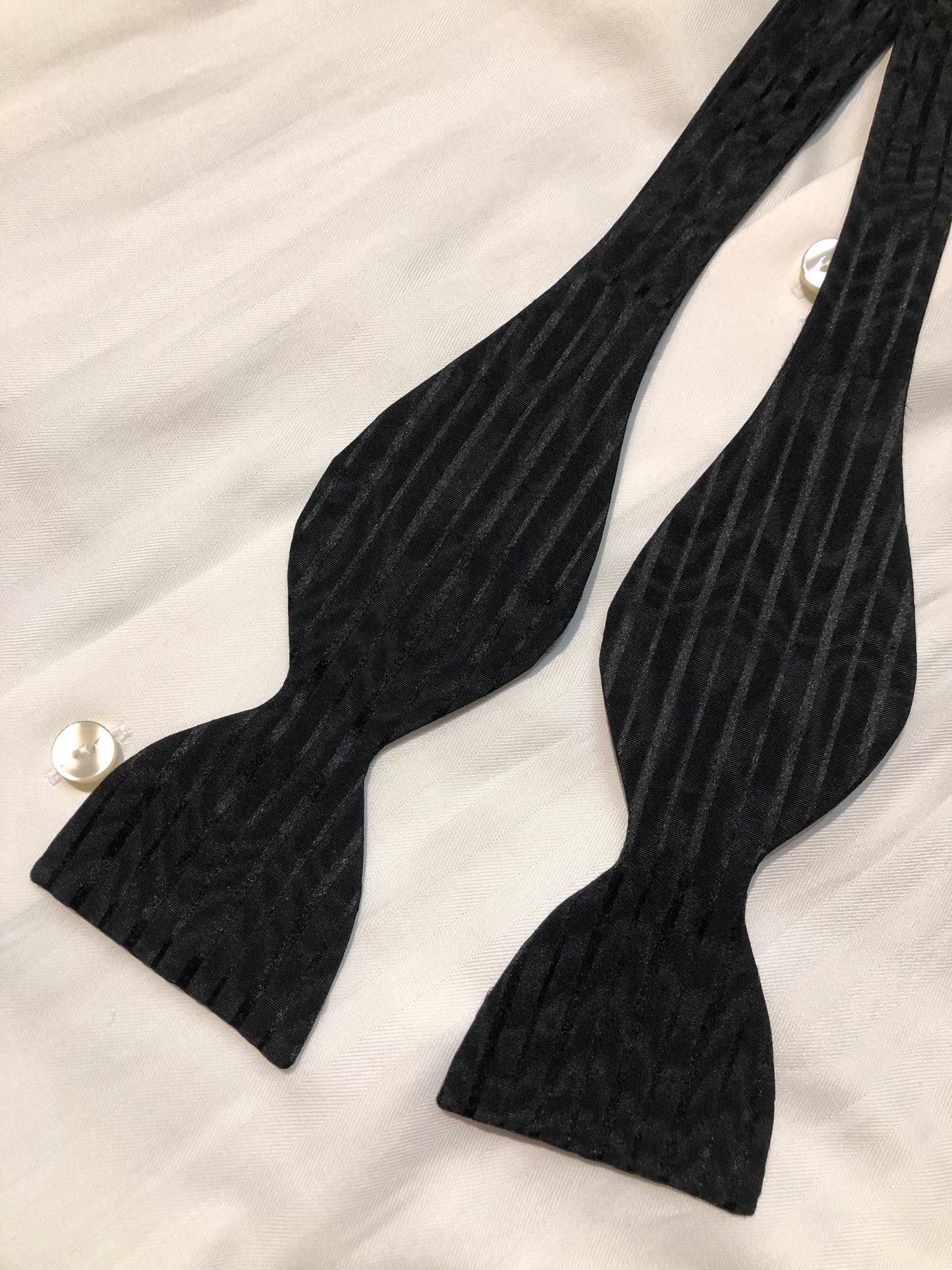 Kingspier Vintage - Vintage Budd New York black watered silk butterfly bow tie.