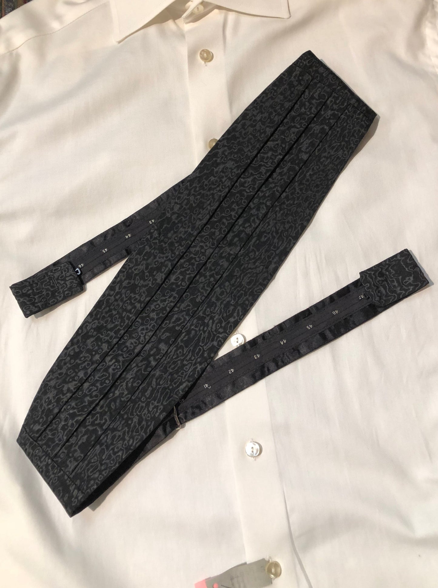 Kingspier Vintage - Vintage A.Sulka & Company black pure watered silk cummerbund.
Adjustable.