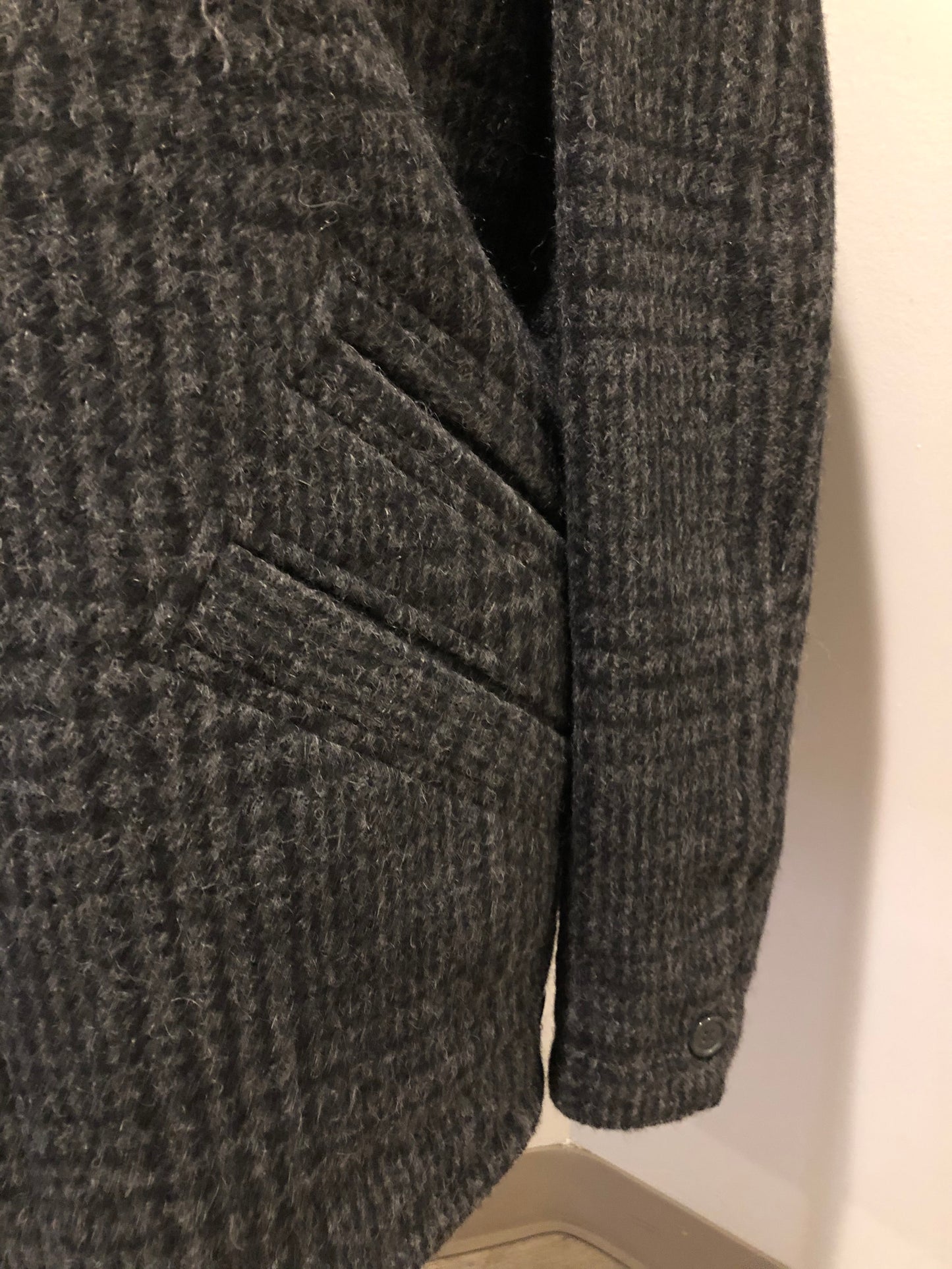 Kingspier Vintage - Enrico Celli grey plaid wool harrington jacket with zipper, three slash pockets and a quilted olive colour lining. Made in Italy.