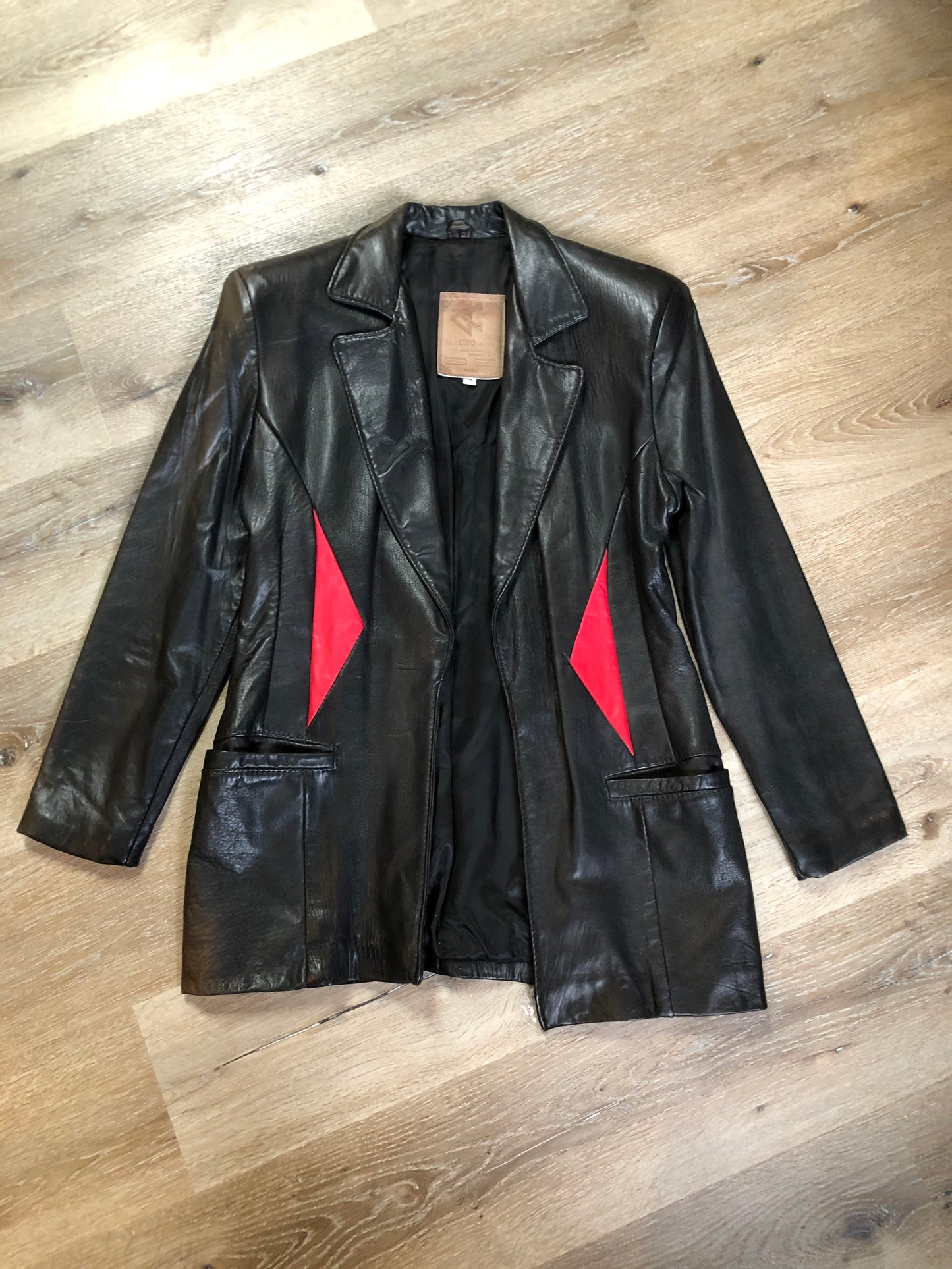 Kingspier Vintage - Cito Leather black leather jacket with red diamond pattern, welt pockets and princess seams. Size 7.