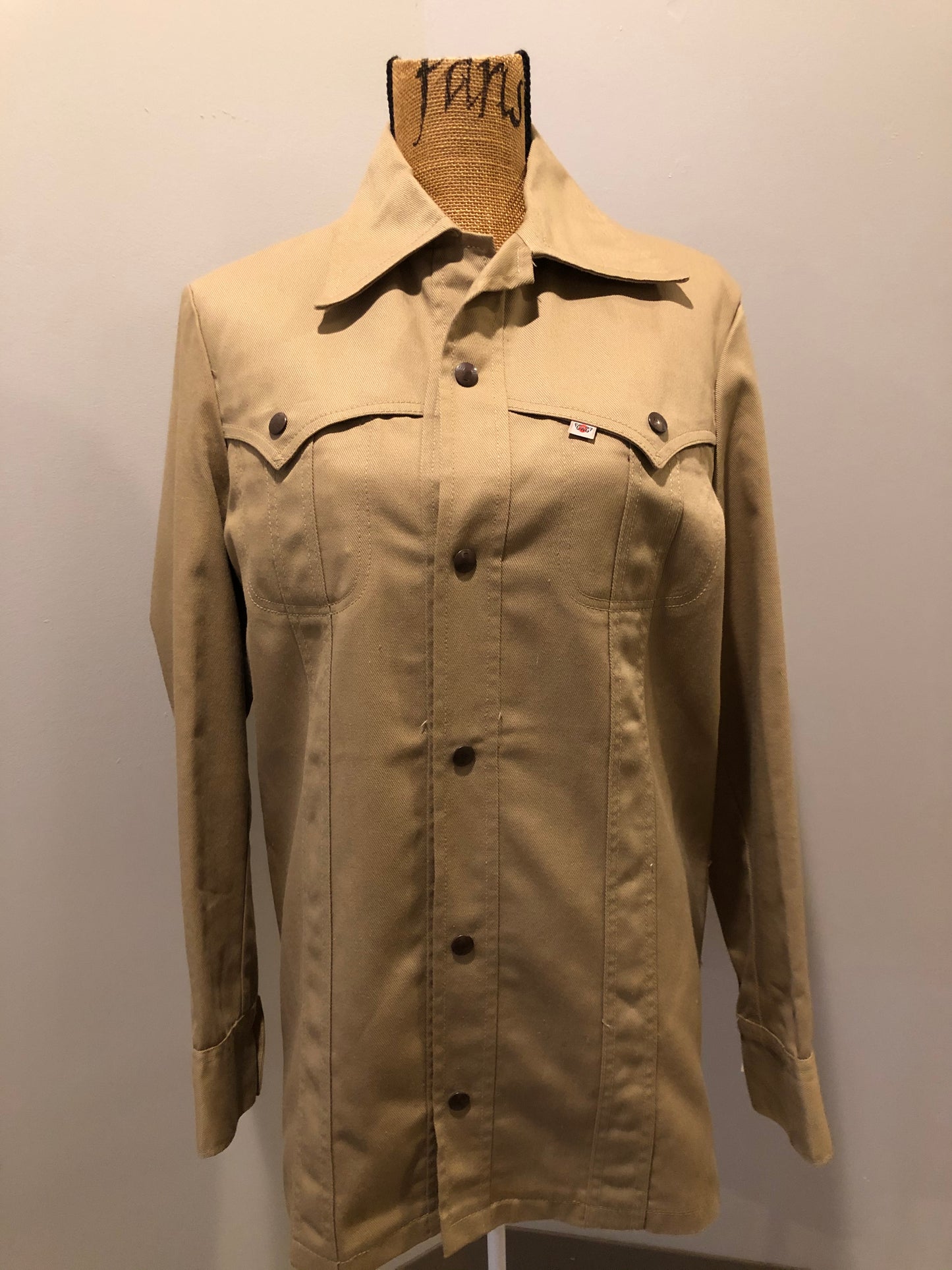 Kingspier Vintage - GWG (Great Western Garment Co.) “Nev’r-press” 1970’s western style denim jacket in tan with snap closures and two flap pockets. Made in Canada. Size 40Lrg.