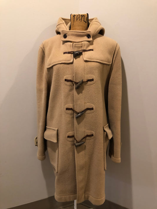 Kingspier Vintage - Gloverall tan wool duffle coat with hood, zipper, wooden toggles and flap pockets. Made in England. Size 42.