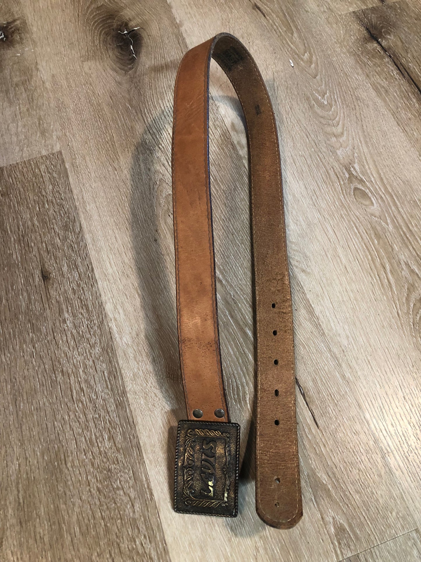 Kingspier Vintage -Vintage Levi’s brown leather belt with large “Century Canada” buckle, Made in Canada