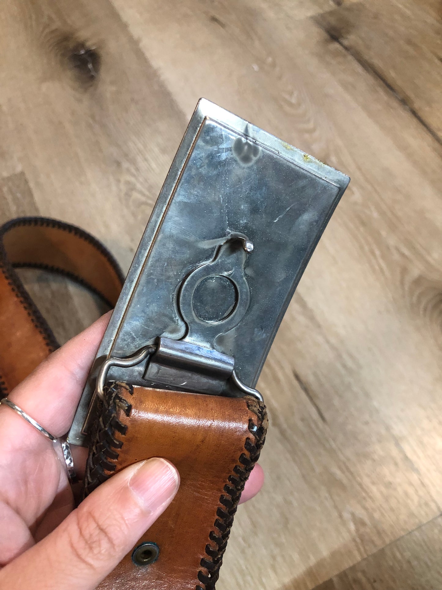Kingspier Vintage - Vintage western style hand stitched brown full grain leather belt with large silver buckle.