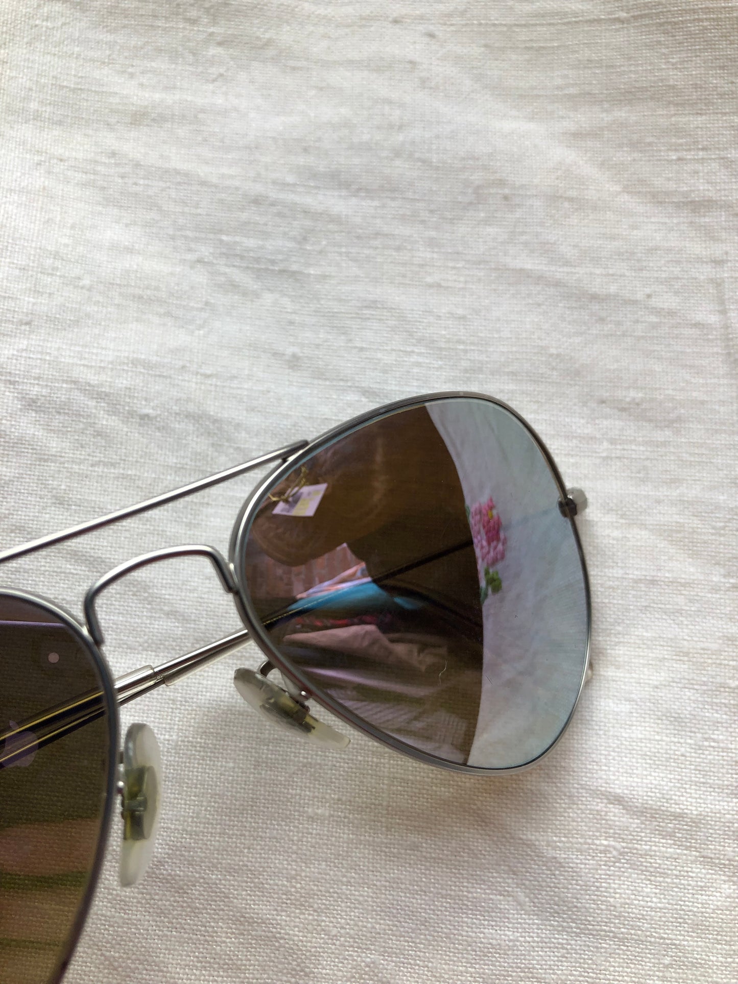 Kingspier Vintage - Ray-Ban Classic Aviator sunglasses with pilot shape, polished silver metal frame, class 3 / G-15 lens. Made in Italy.