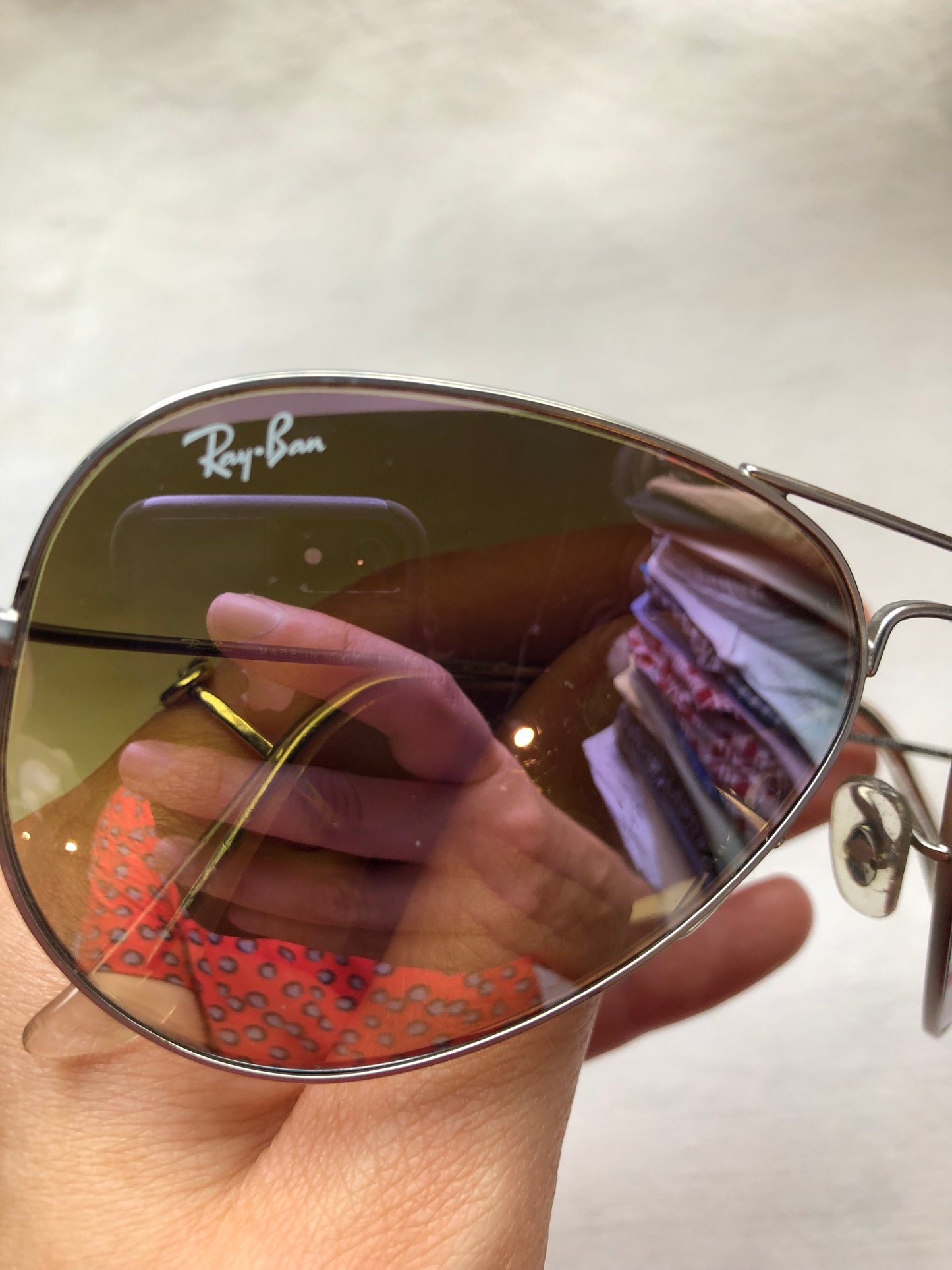 Kingspier Vintage - Ray-Ban Classic Aviator sunglasses with pilot shape, polished silver metal frame, class 3 / G-15 lens. Made in Italy.