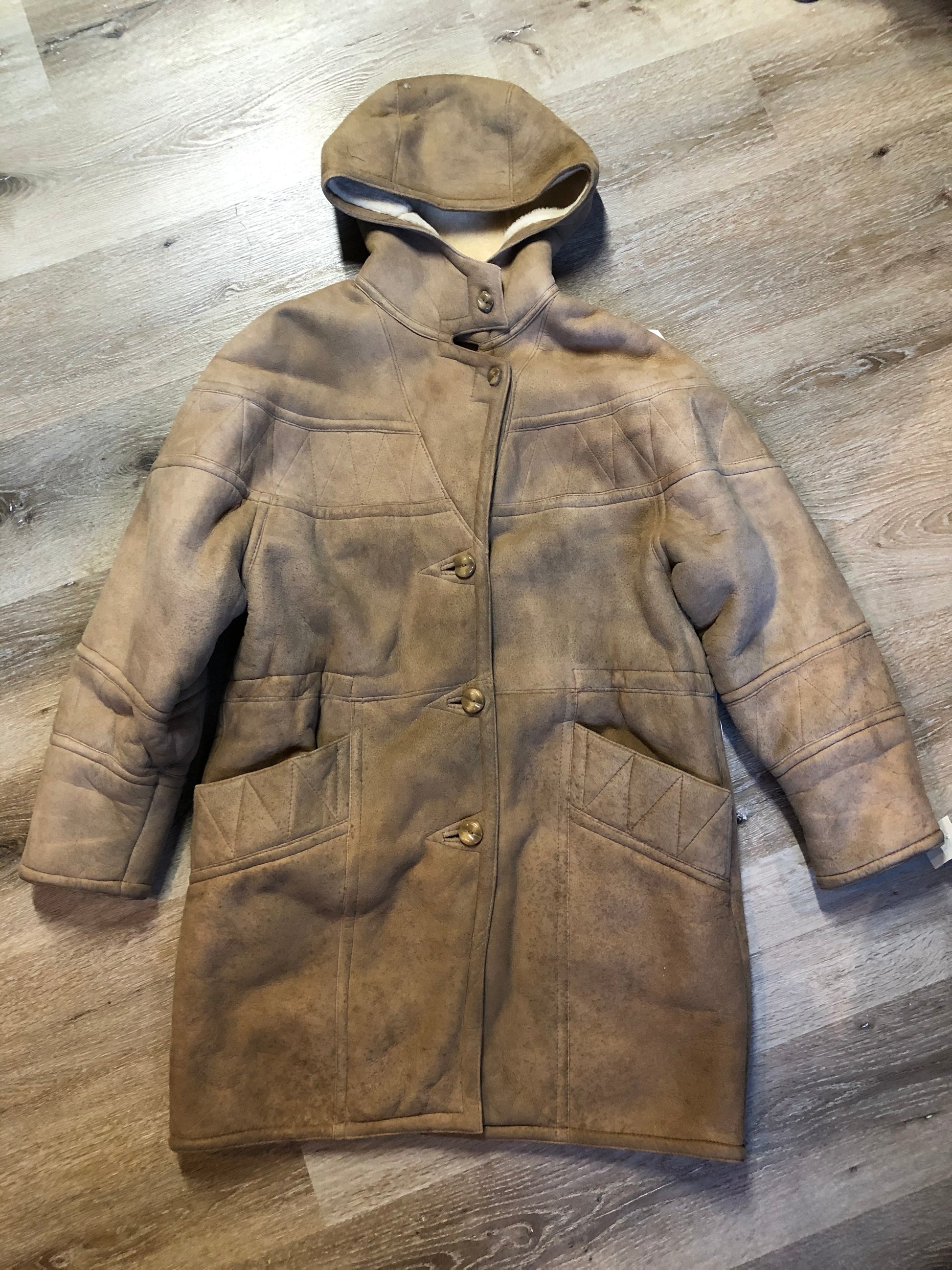 Kingspier Vintage - Hide Society light brown suede coat with shearling lining, hood, inside drawstring, button closures and slash pockets.