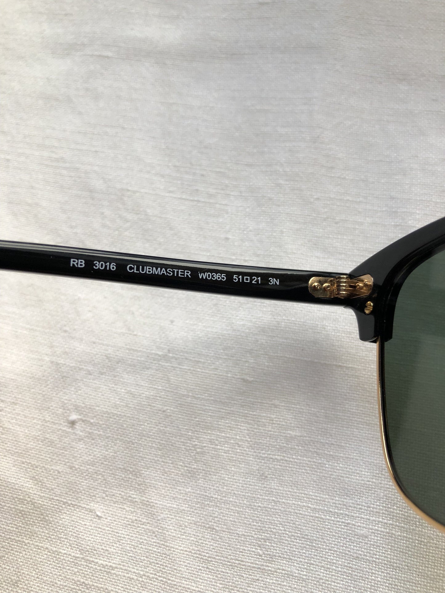 Kingspier Vintage - Ray-Ban Classic Clubmaster sunglasses with gloss black frame, gold metal lens trim and hardware, square shape, green G-15 lens, class 3 lens. Made in Italy.